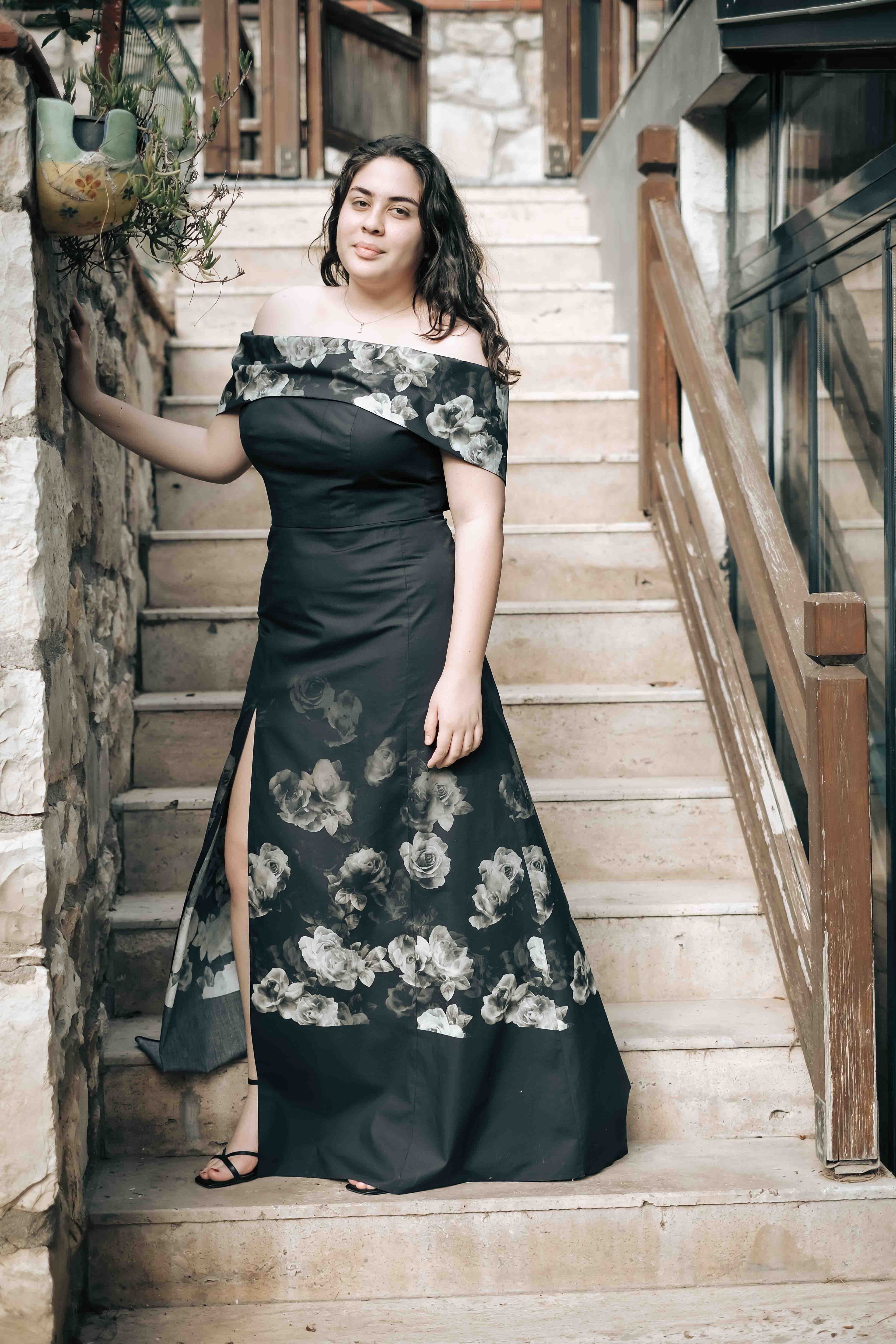 Gül Detaylı Pamuk Saten Elbise