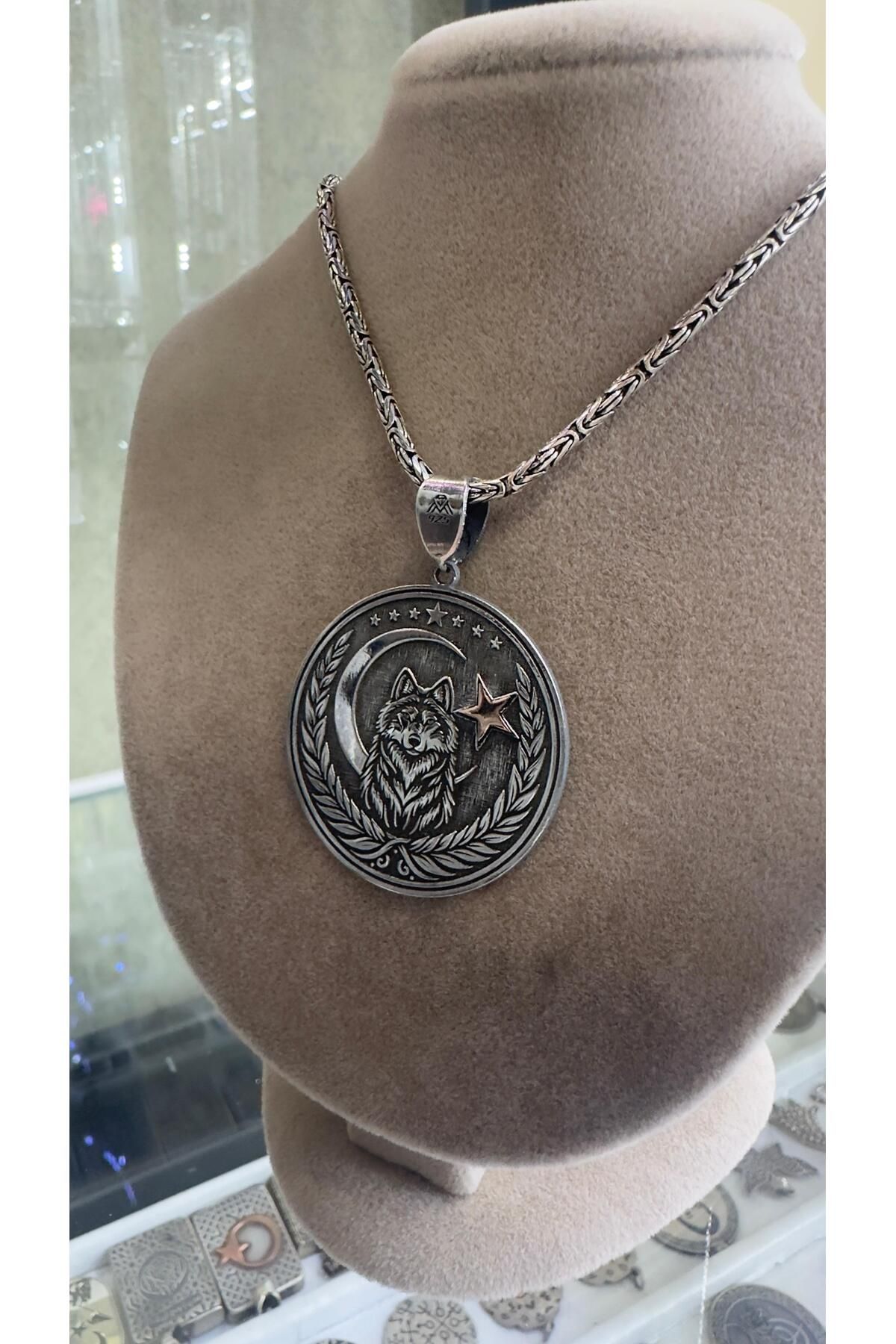 925 Ayar Gümüş Bozkurt Madalyon Kolye