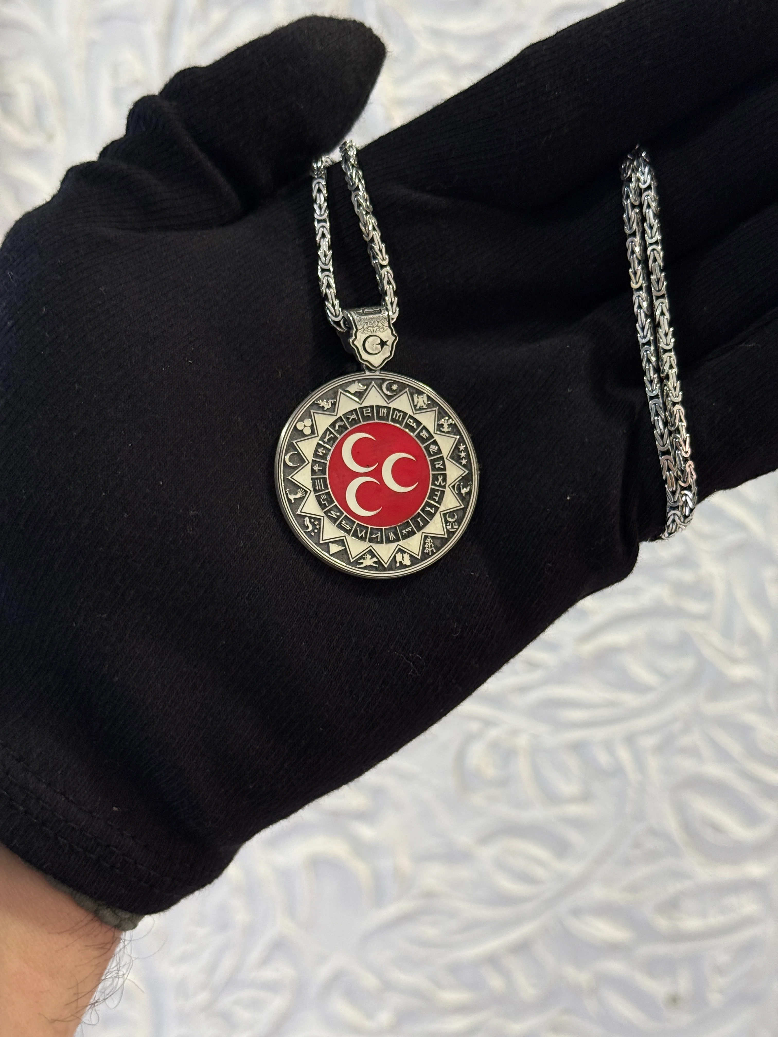 925 Ayar Turan Gümüş Madalyon Kolye