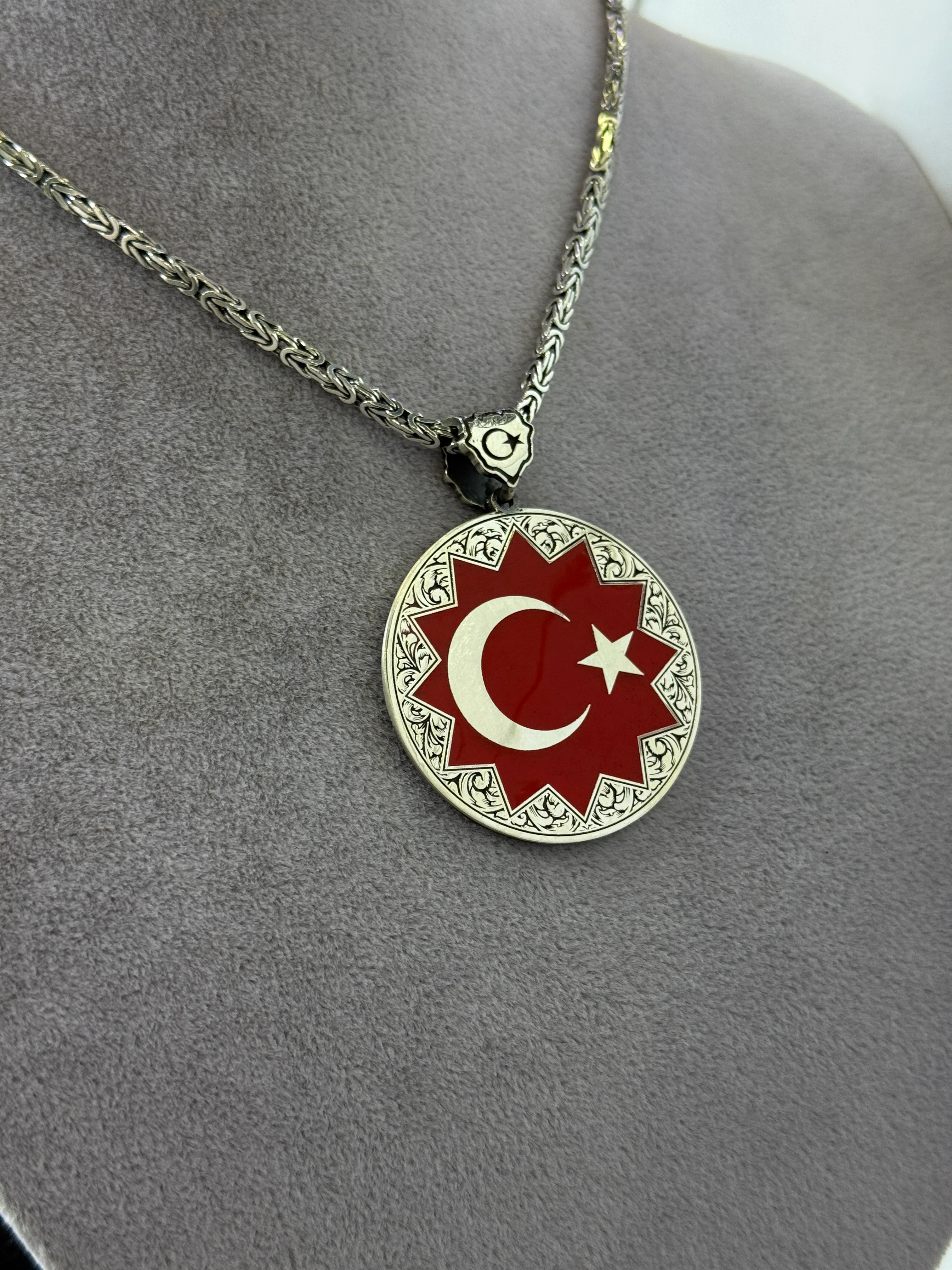 925 Ayar Turan Gümüş Madalyon Kolye