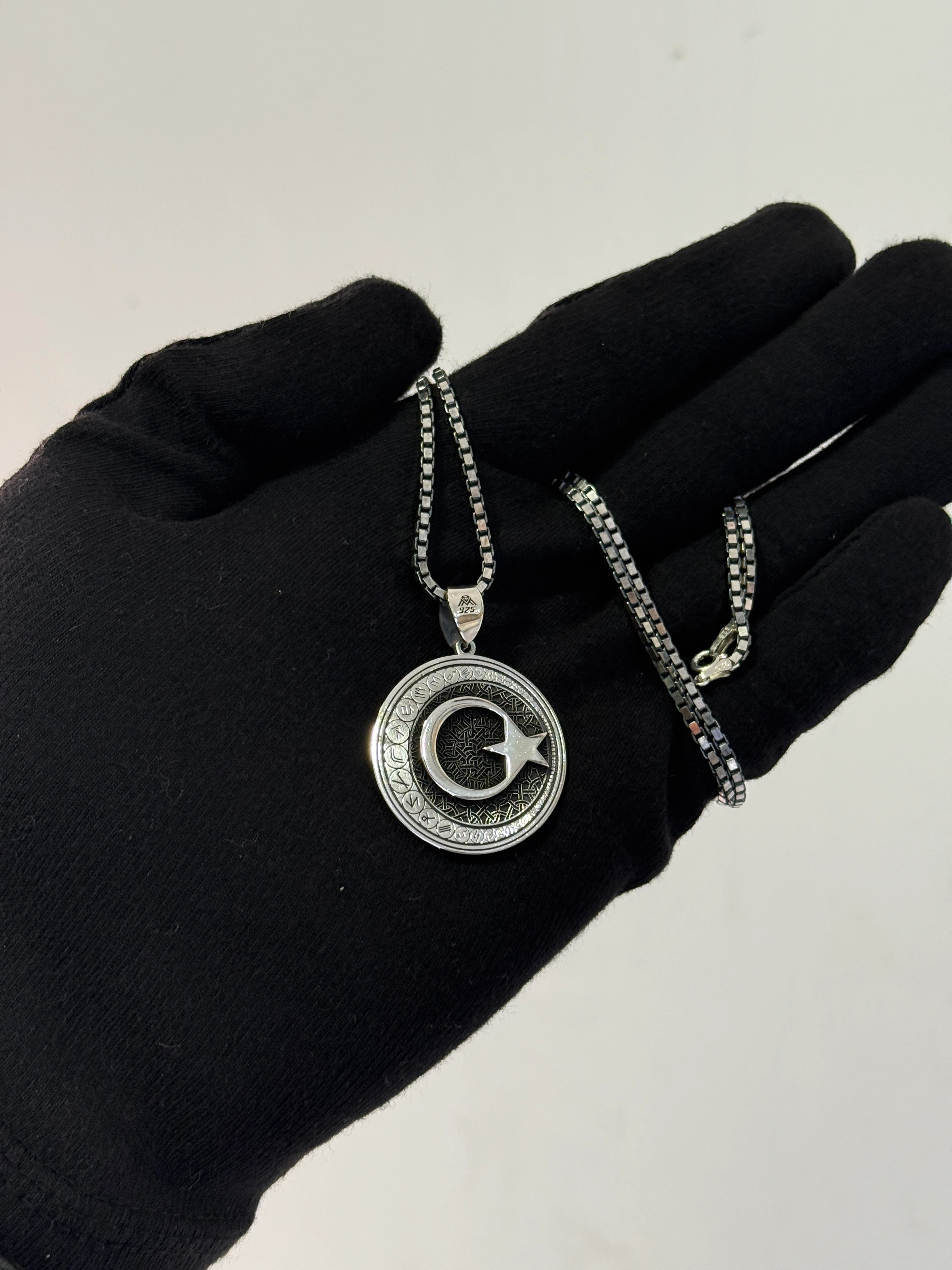 925 Ayar Gümüş Kabartma Kurt Kolye