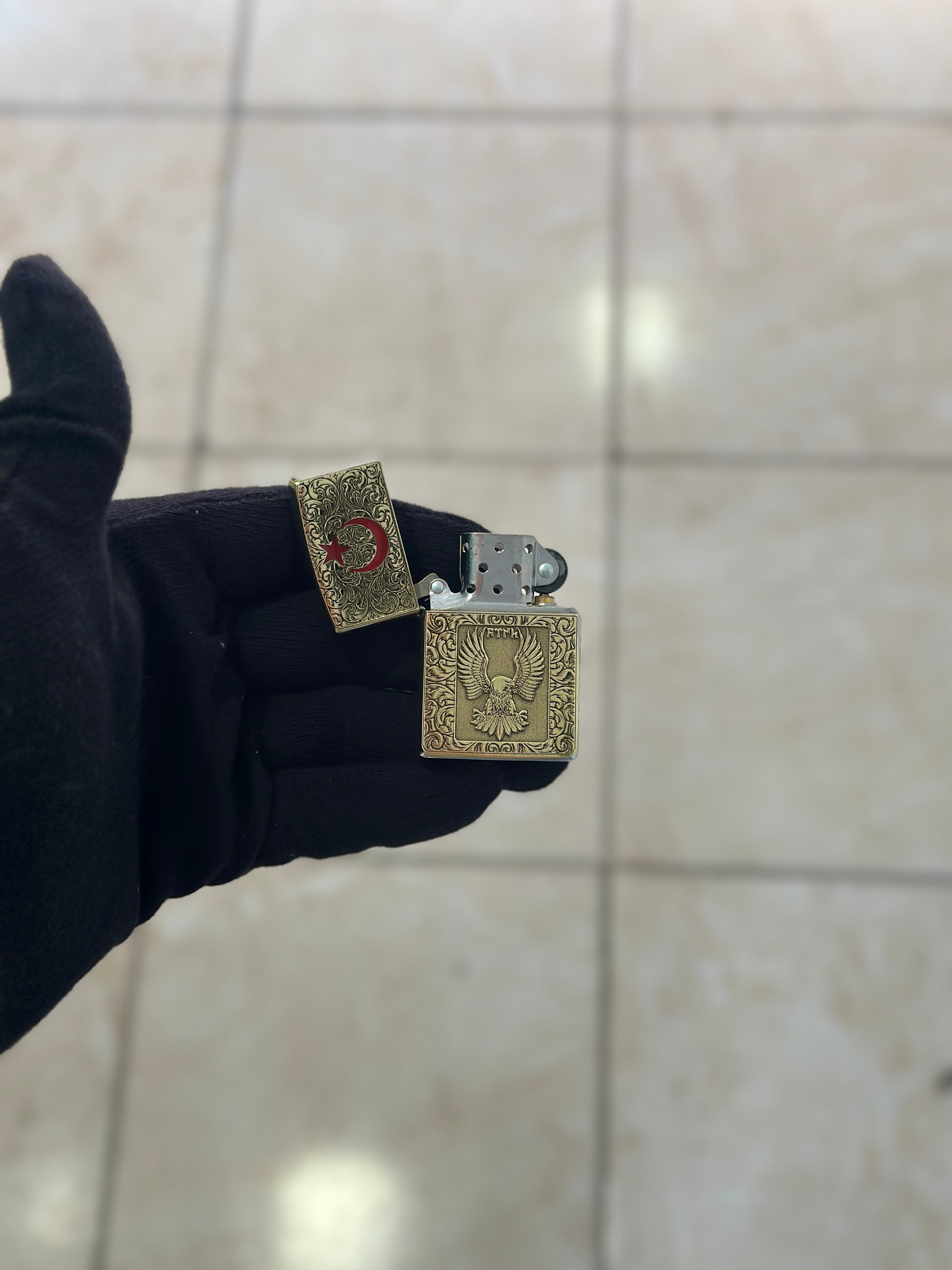 Fatih Sultan Mehmed İşlemeli Zippo Çakmak