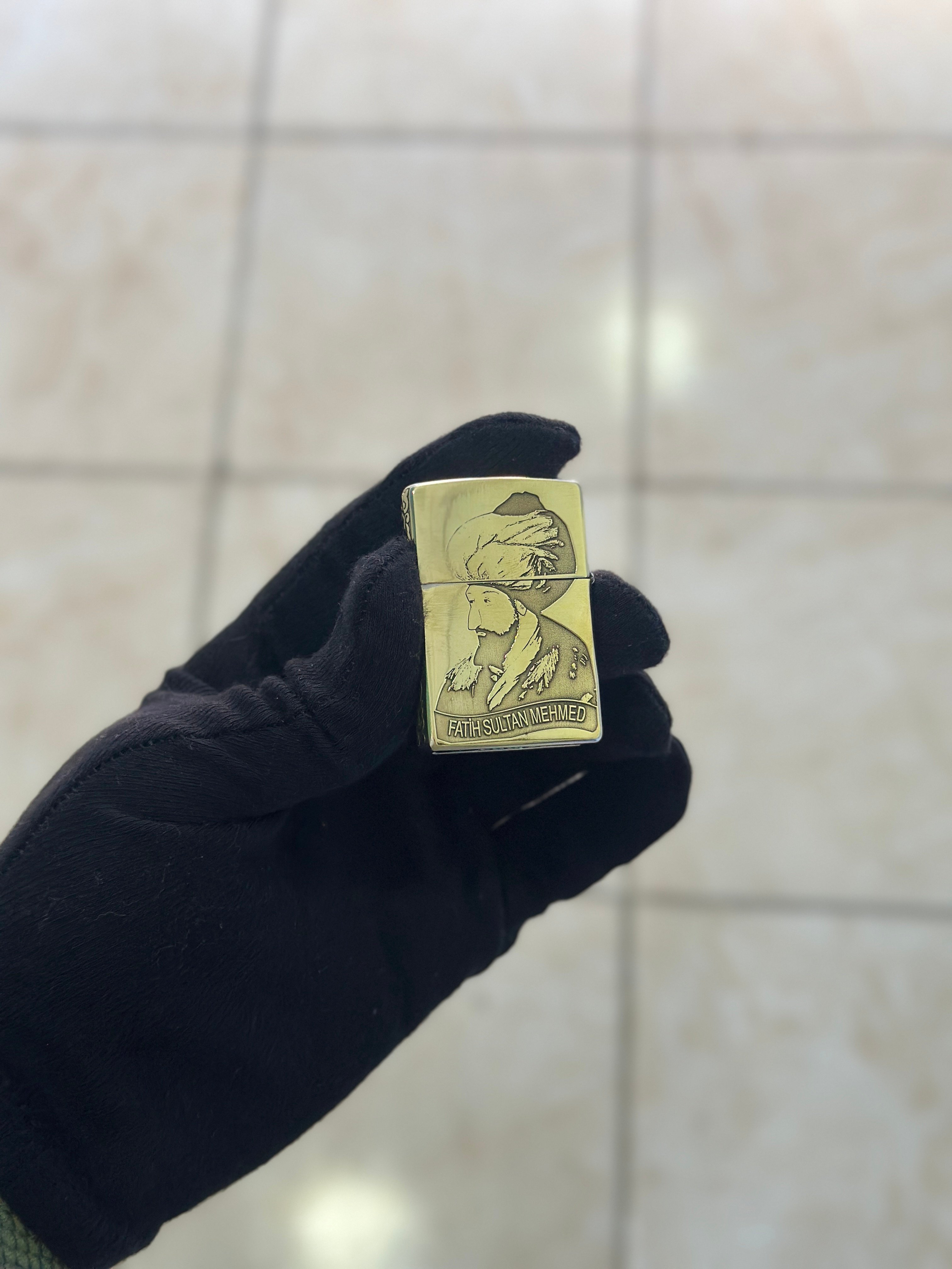 Fatih Sultan Mehmed İşlemeli Zippo Çakmak
