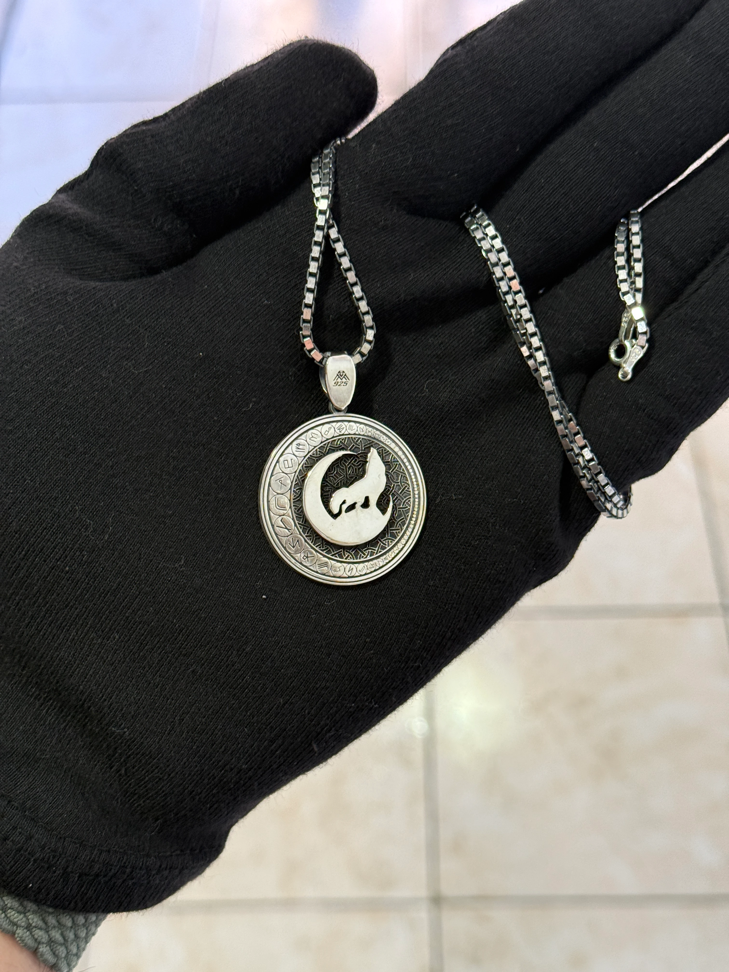 925 Ayar Gümüş Kabartma Kurt Kolye