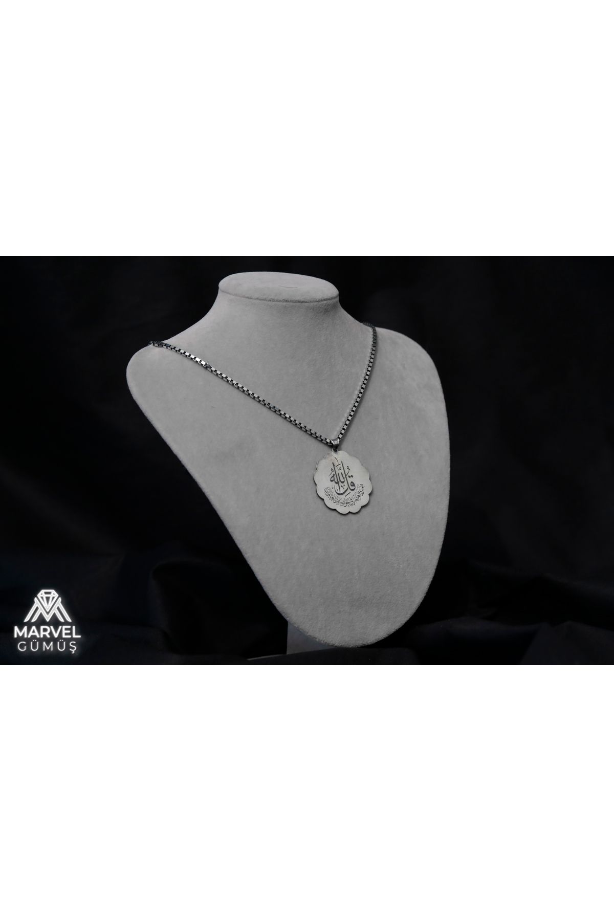 Gümüş Papatya Model Madalyon Kolye