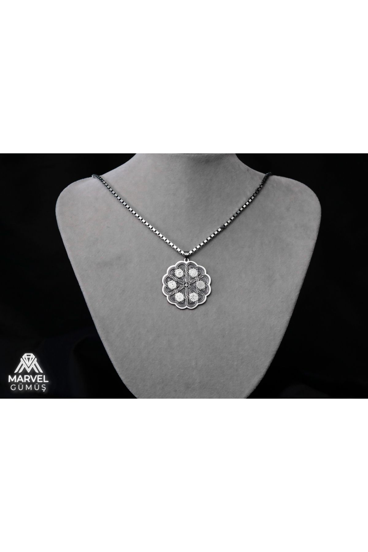 Gümüş Papatya Model Madalyon Kolye
