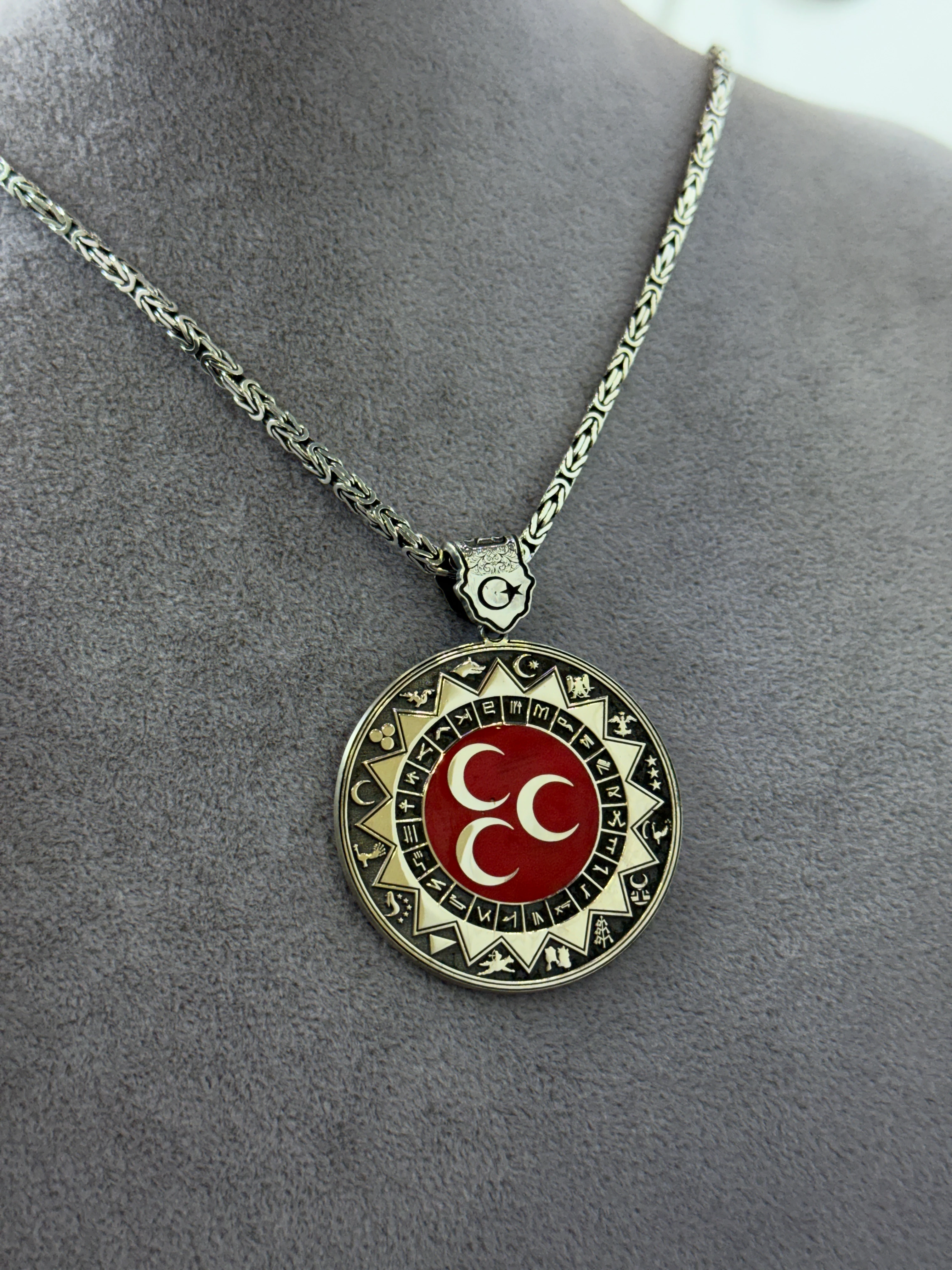 925 Ayar Turan Gümüş Madalyon Kolye