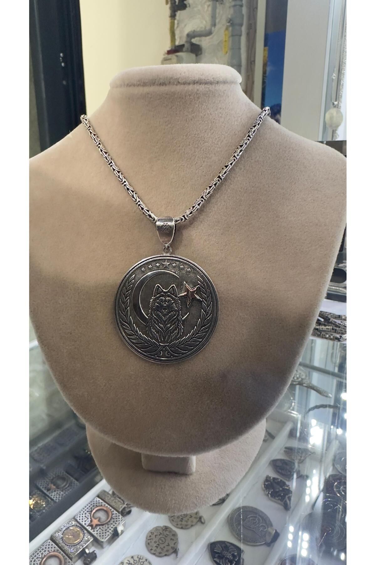 925 Ayar Gümüş Bozkurt Madalyon Kolye