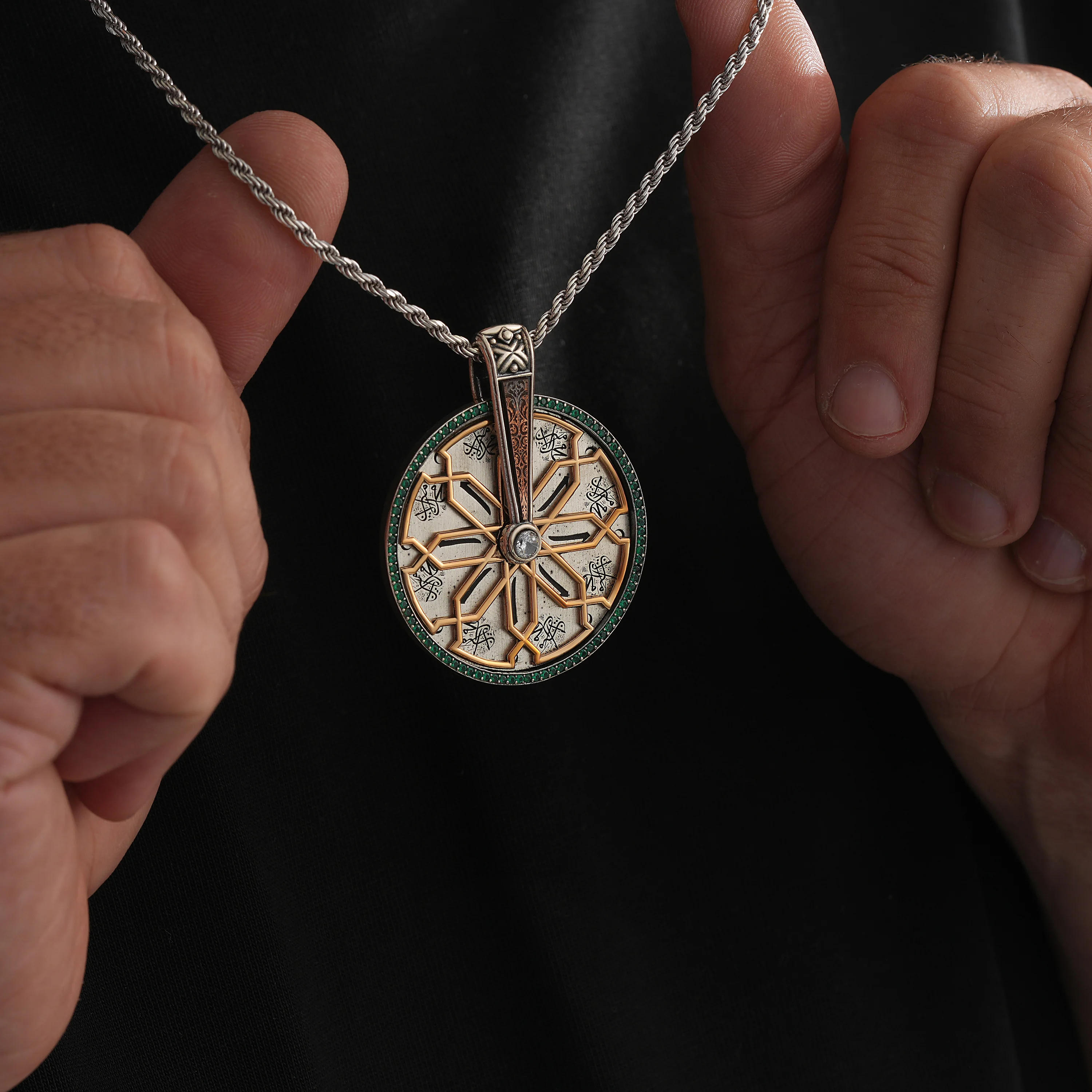 925 Ayar Güven Gümüş Kolye Ucu ( Güvenin ışıkla birleştiği bir sembol )