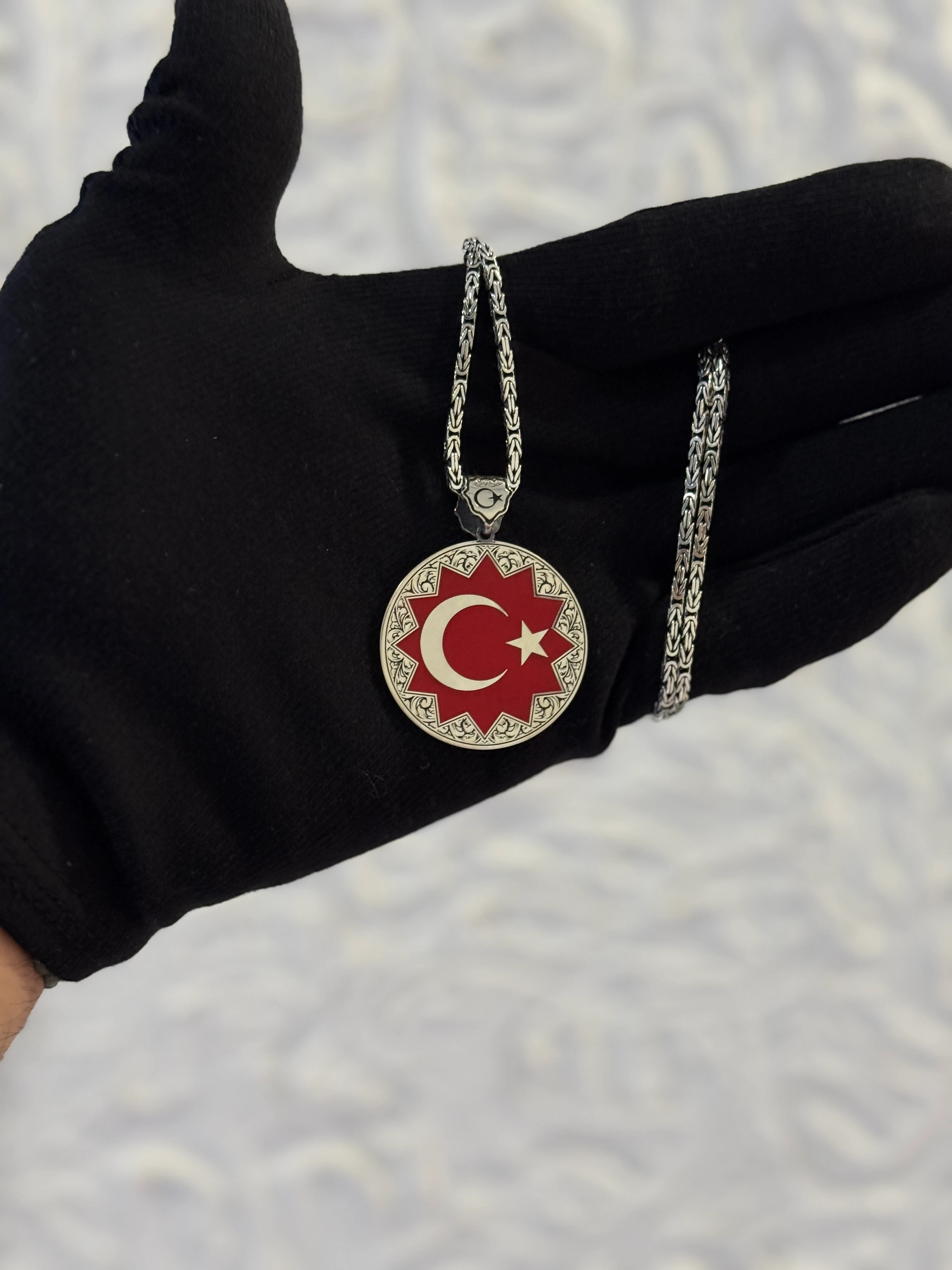 925 Ayar Turan Gümüş Madalyon Kolye