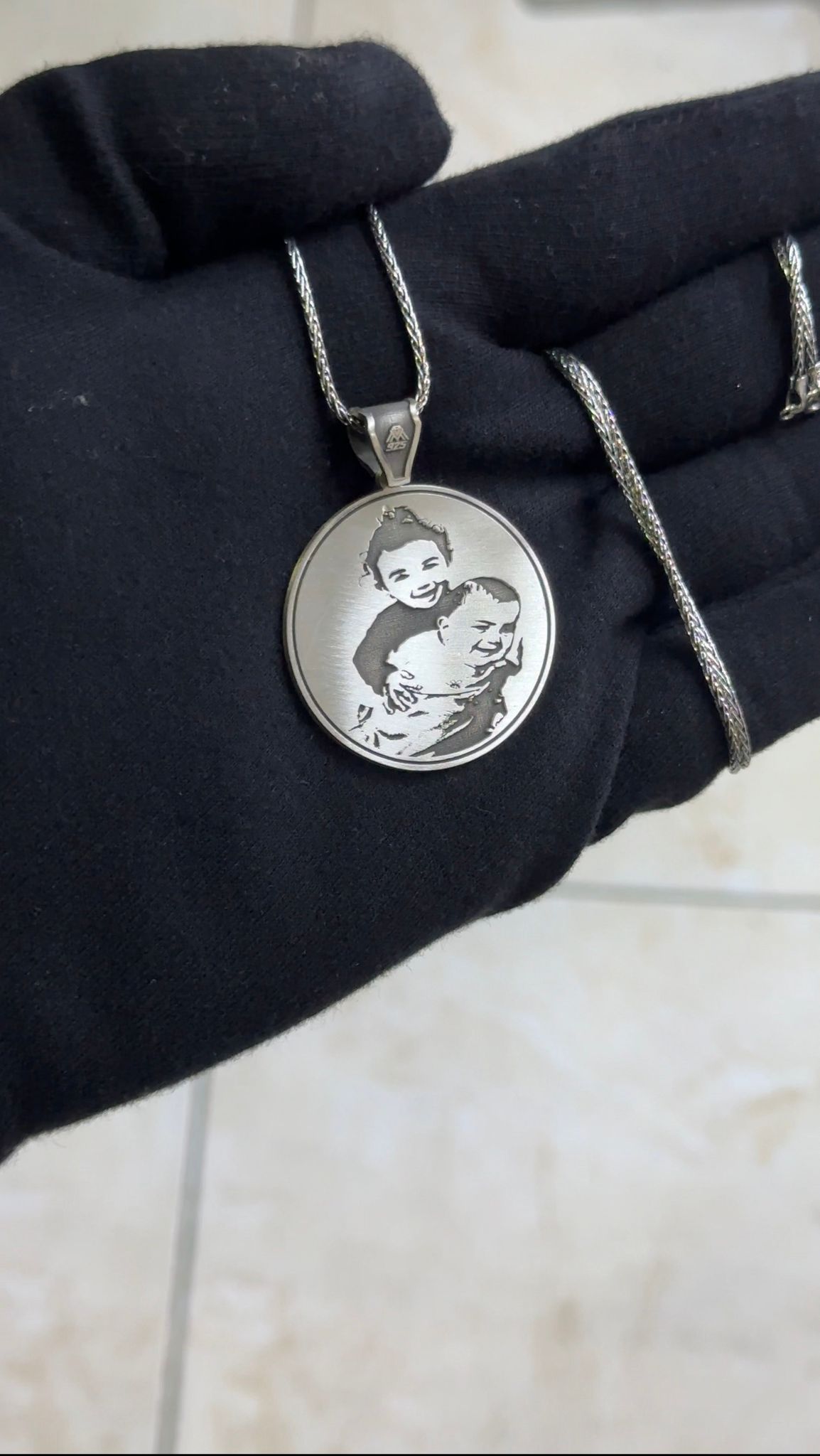 925 Ayar Fotoğraf İşlemeli Ayetel Kürsi Gümüş Madalyon Kolye