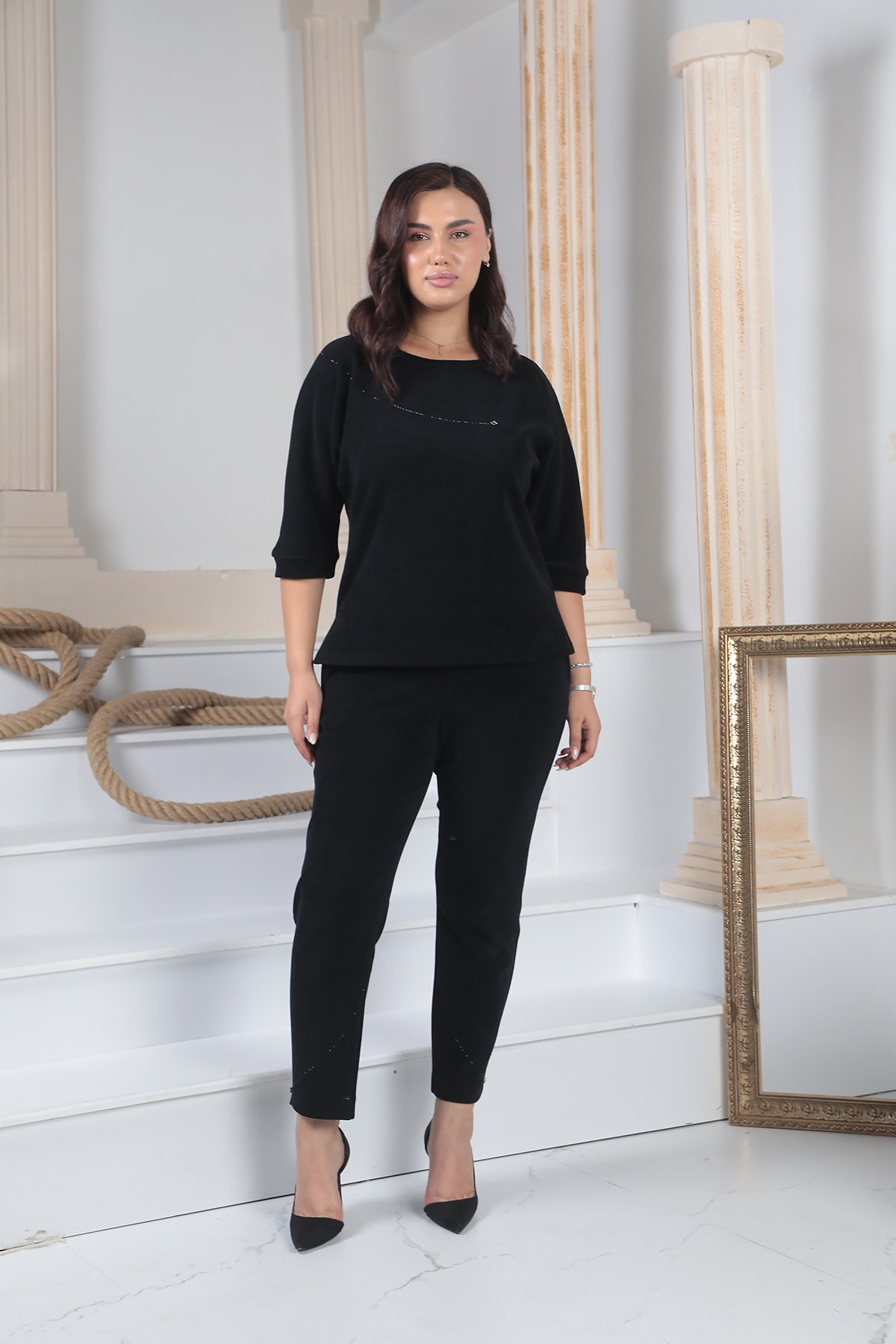 Kadın Özel Taş Döşemeli Aksesuarlı Kışlık Kadife Alt Üst Takım 7-04-4003-1003-8001 - Siyah