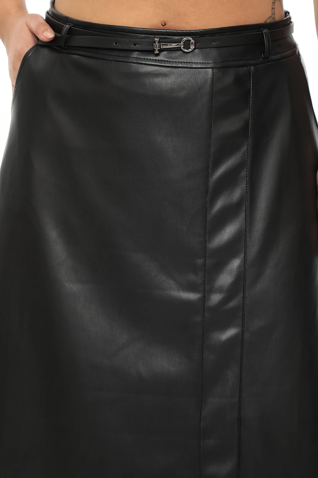 Kadın Kemerli Yırtmaçlı Büyük Beden Deri Etek 2-18-4007