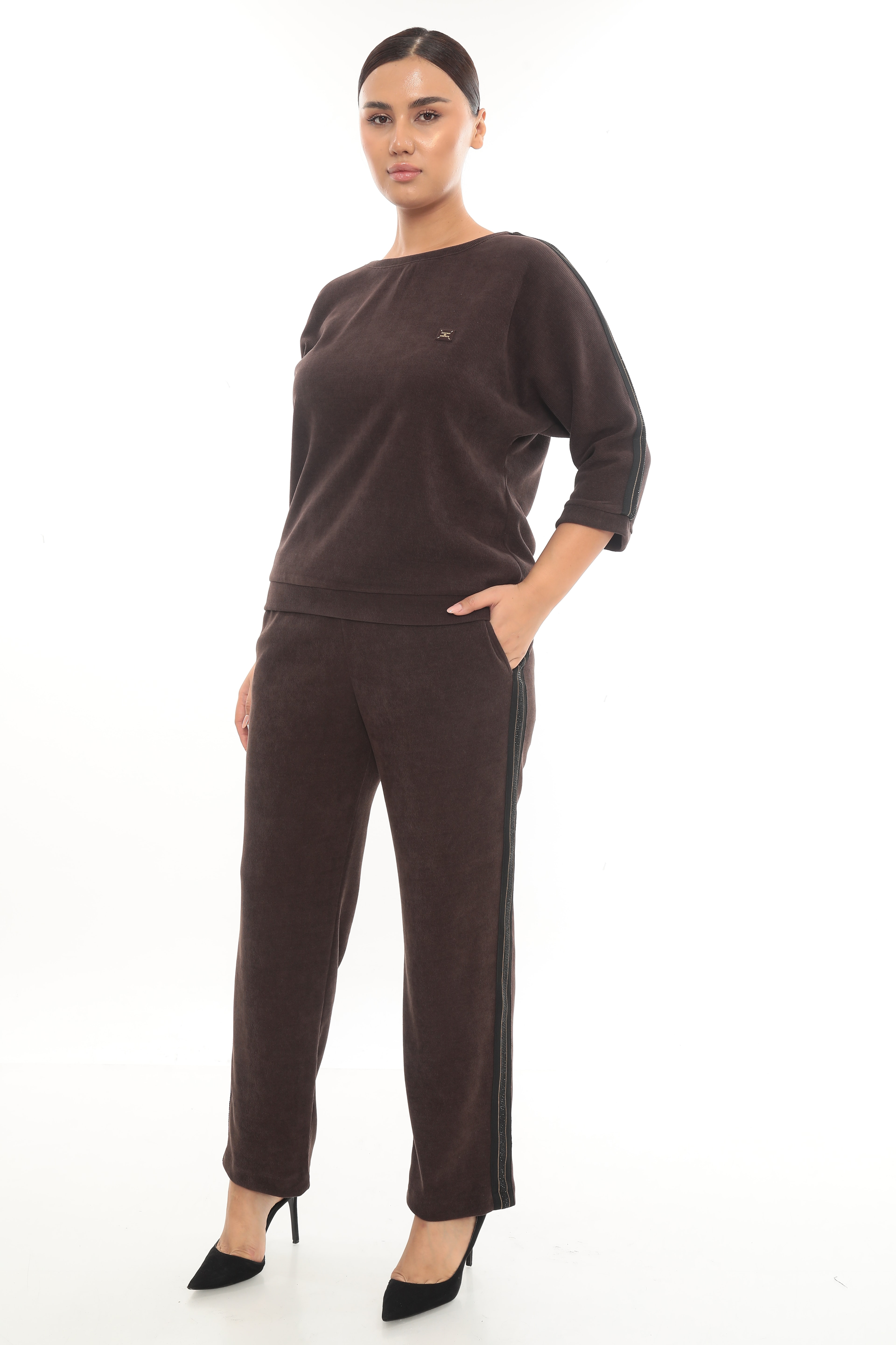 Kadın Yanları Taş Şeritli Büyük Beden Kışlık Kadife Takım 7-04-4008 - Kahverengi