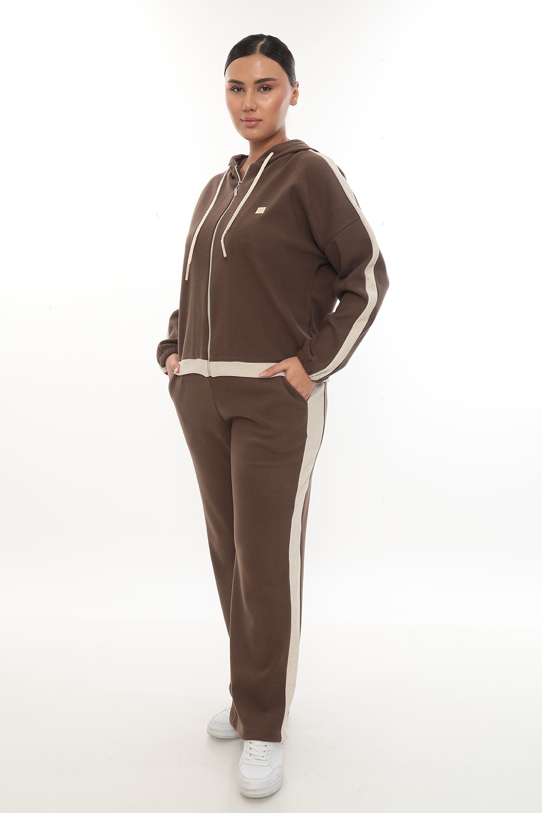 Kadın Kapüşonlu Fermuarlı Beli Özel Lastikli Çift Renk Şeritli Yün Kumaş Büyük Beden Eşofman Takımı 7-10-4024 - Vizon