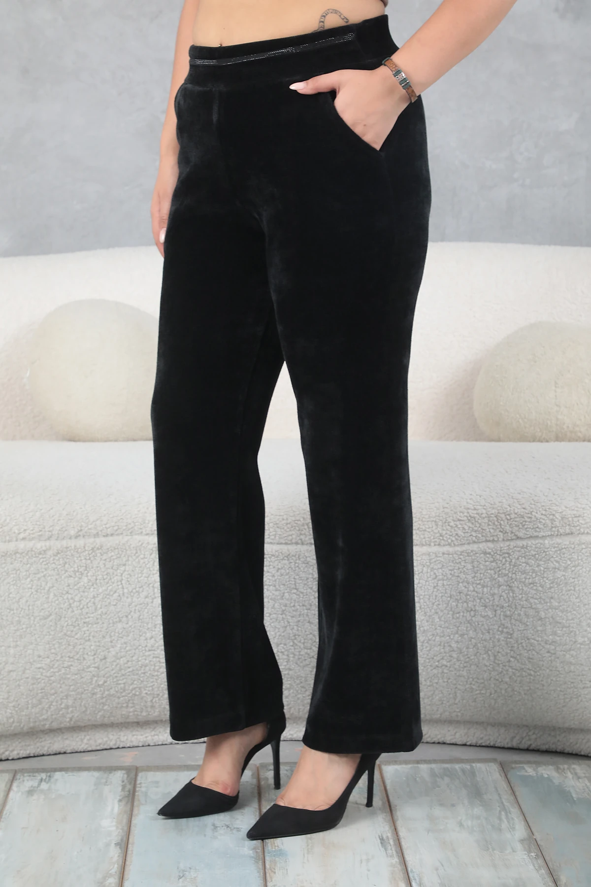 Kadın Kemeri Taş Şeritli Büyük Beden Kışlık Kadife Geniş Paça Pantolon 1-02-4002-1