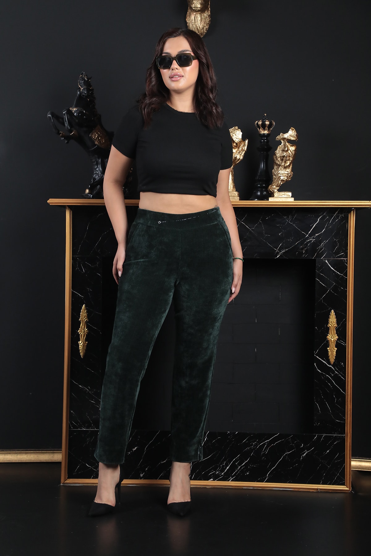 Kadın Özel Taş Detaylı Kalın Kadife Pantolon 1-02-4007-1008-8003 - Zümrüt-Yeşil