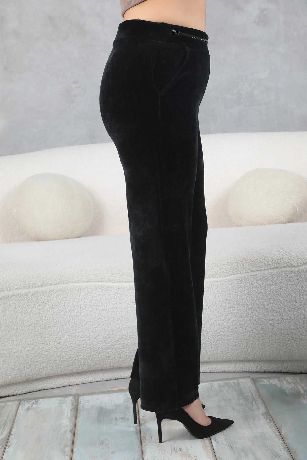 Kadın Kemeri Taş Şeritli Büyük Beden Kışlık Kadife Geniş Paça Pantolon 1-02-4002-1