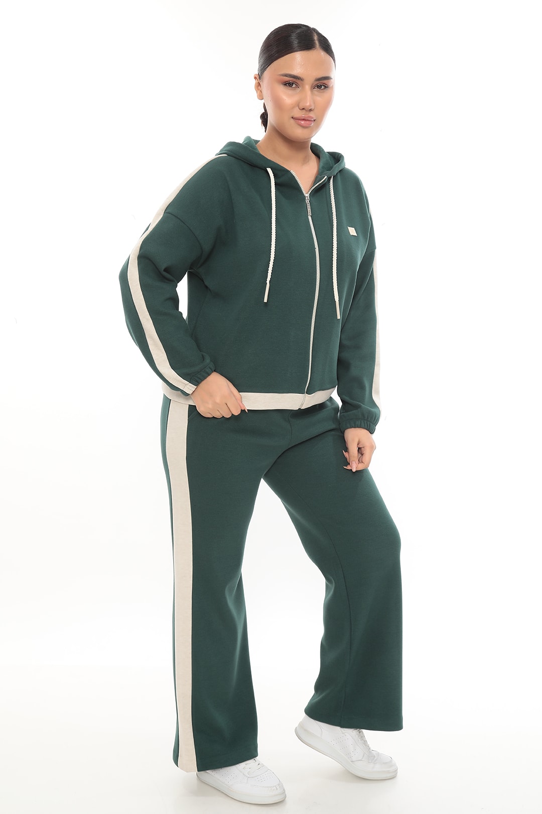 Kadın Kapüşonlu Fermuarlı Beli Özel Lastikli Çift Renk Şeritli Yün Kumaş Büyük Beden Eşofman Takımı 7-10-4024 - Zümrüt-Yeşil