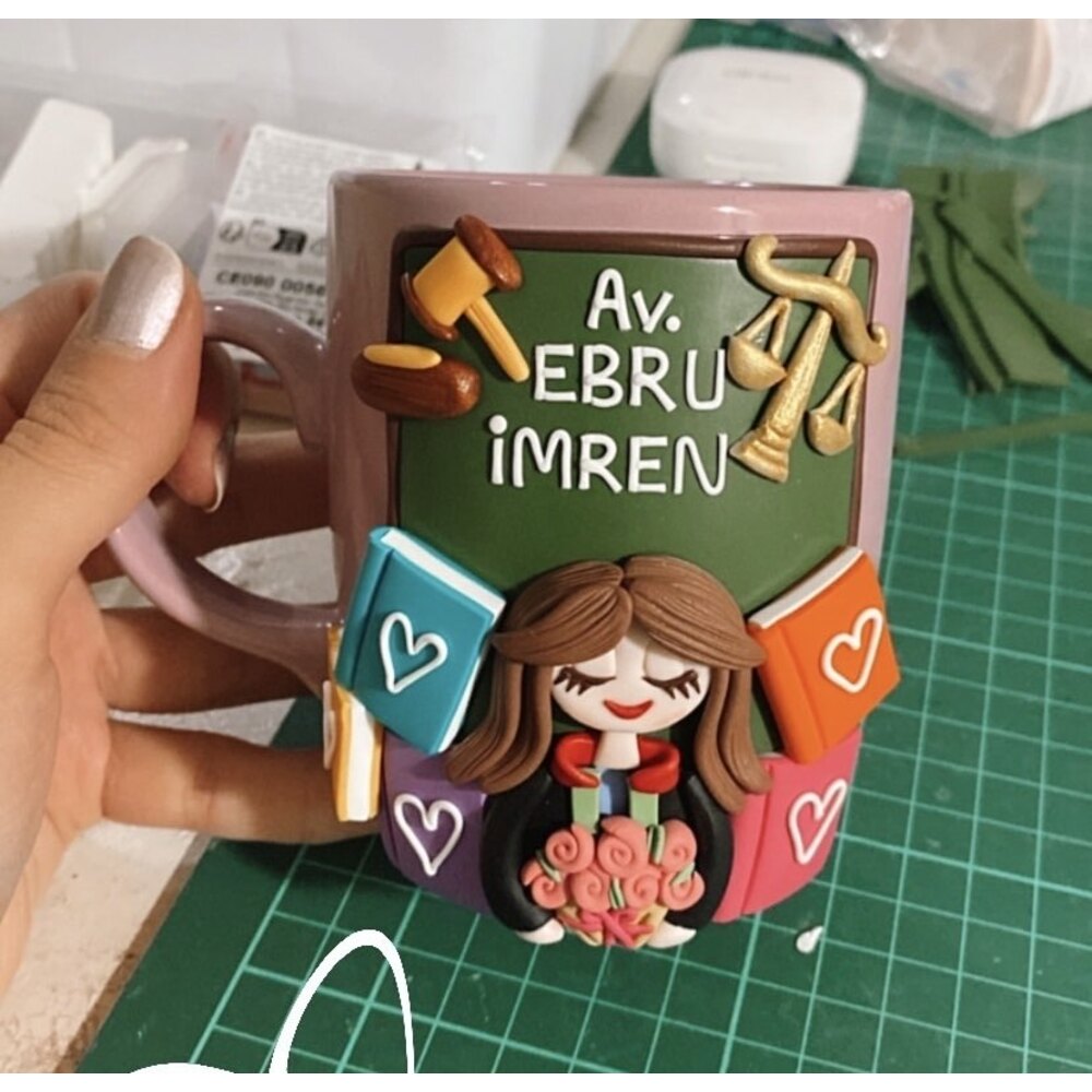 Kişiye özel avukat kupa( kupa renkleri için dm üzerinden iletişime geçiniz)