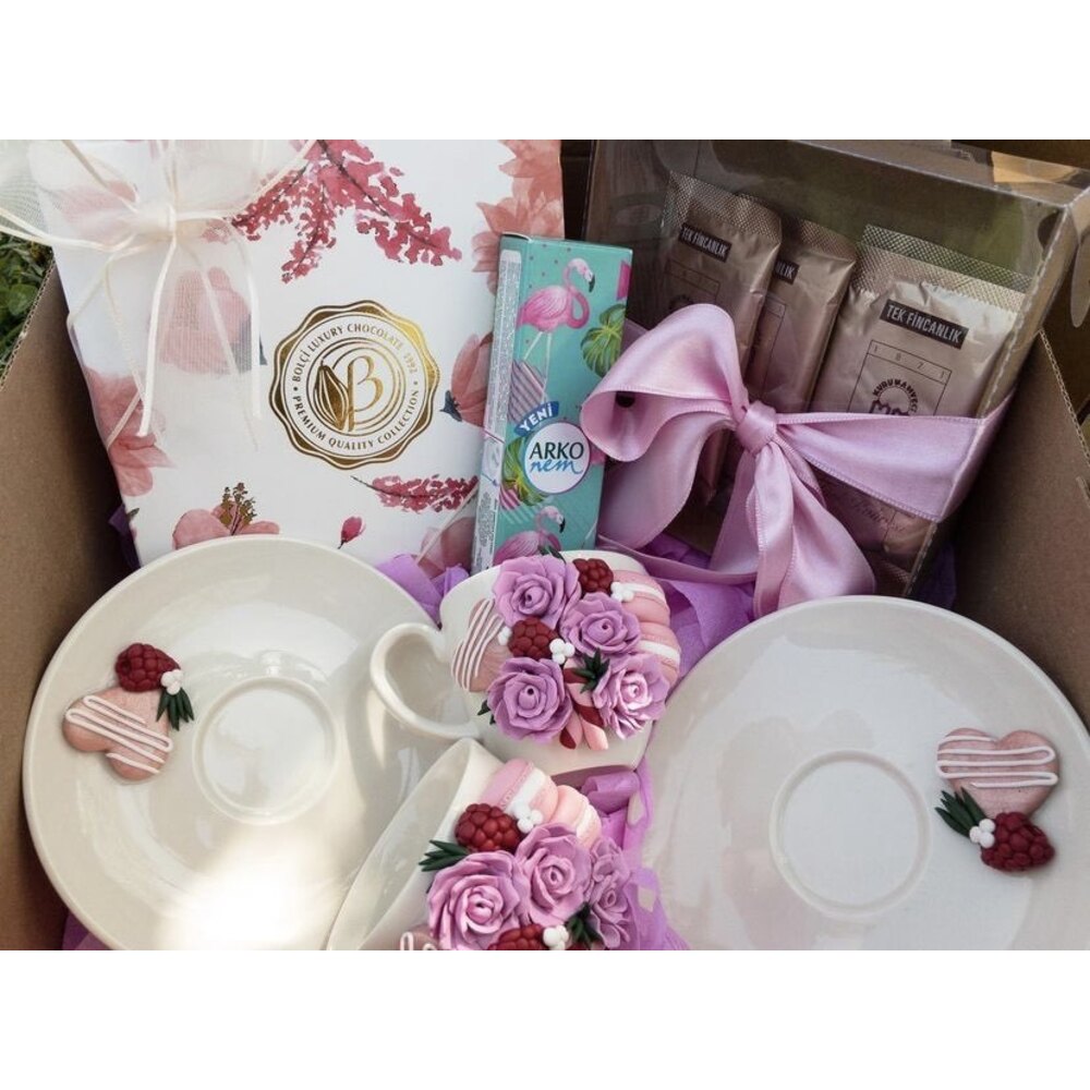 Dünyanın en iyi annesine-Pink roses çift fincan gift box