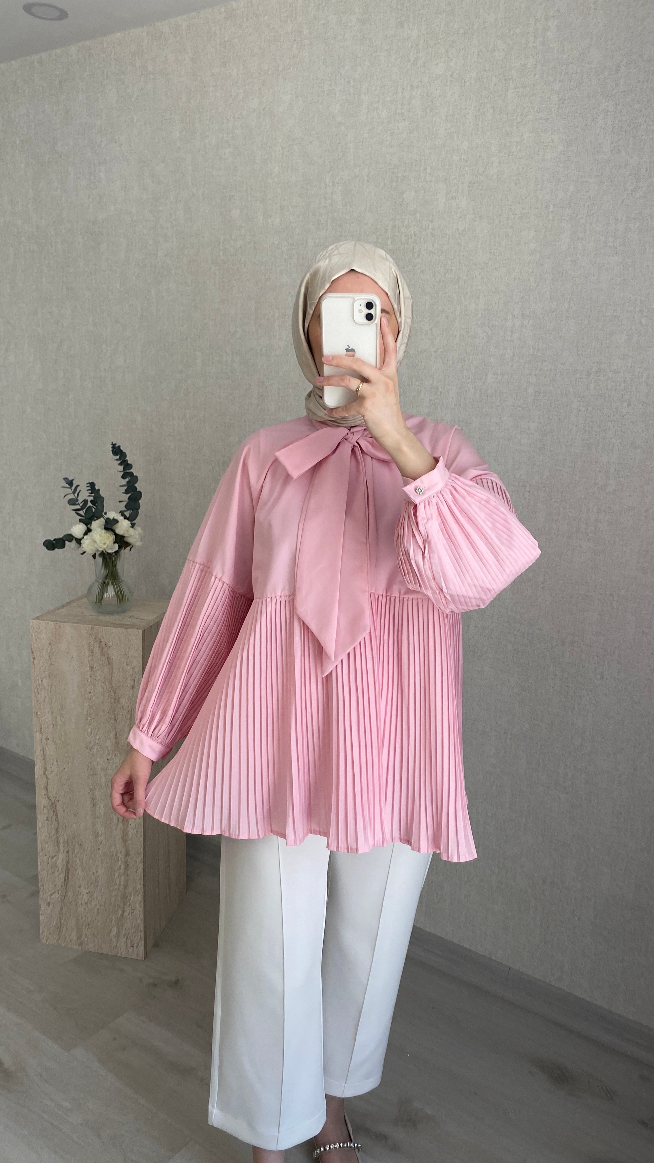 Pembe Kraş Detaylı Bağlamalı Gömlek