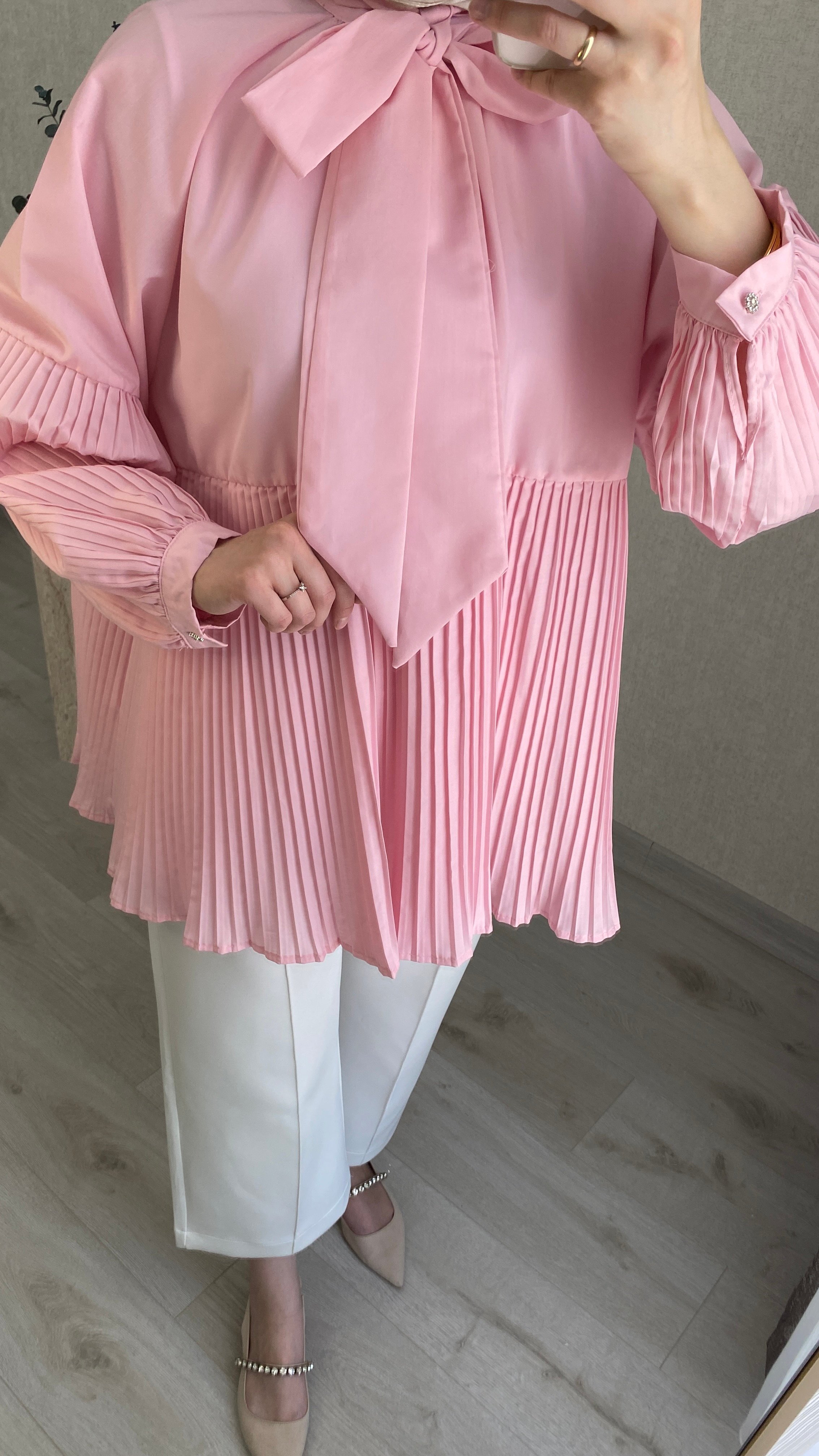 Pembe Kraş Detaylı Bağlamalı Gömlek