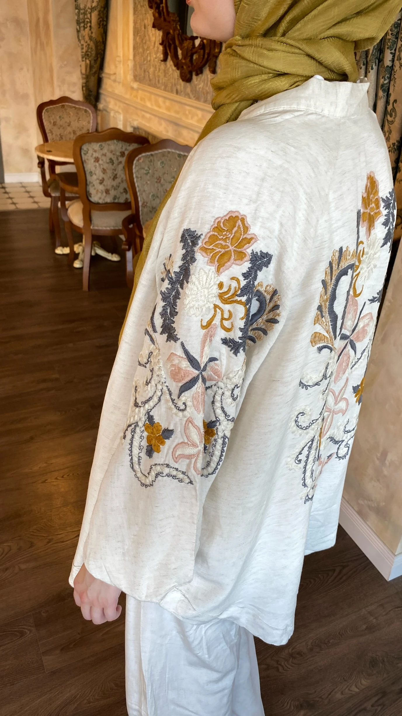 Keten Nakış Detaylı Kimono