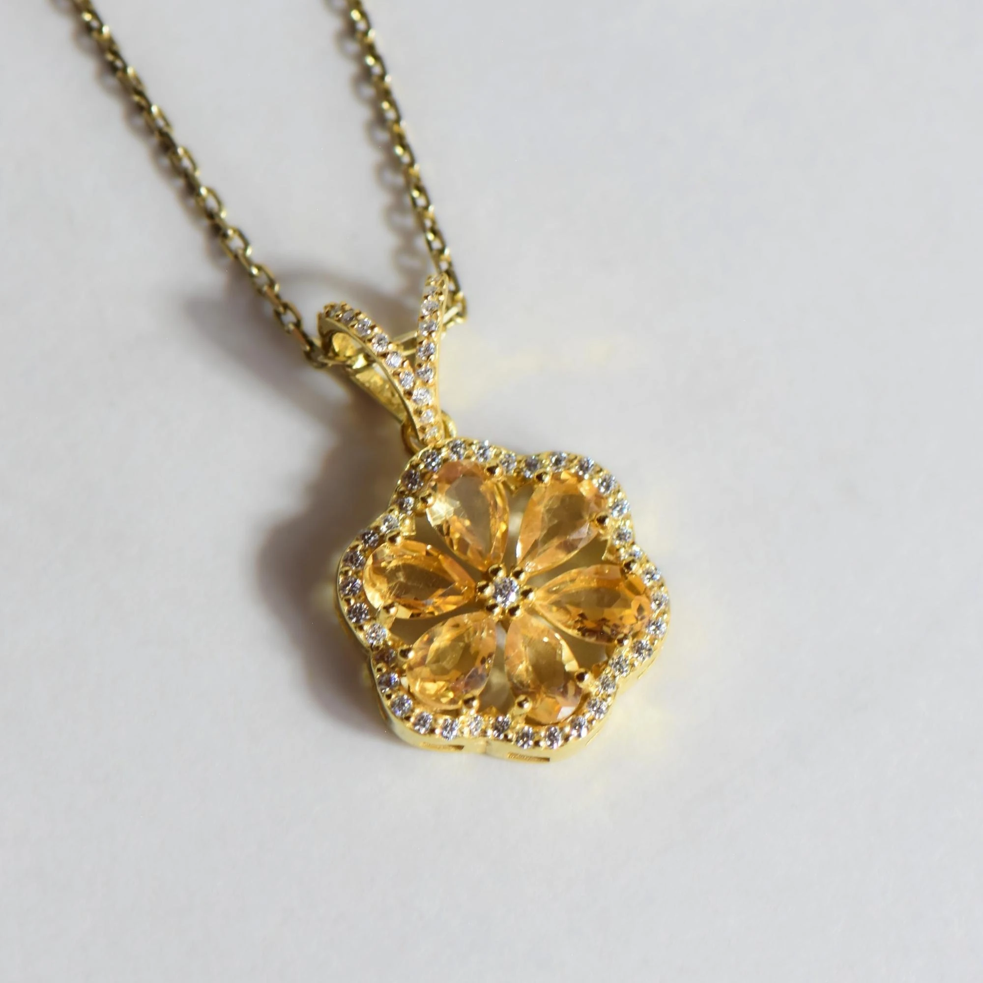 Doğal Mozanit ve Sitrin Taşlı  Çiçek Formlu 45 cm Gümüş Kolye