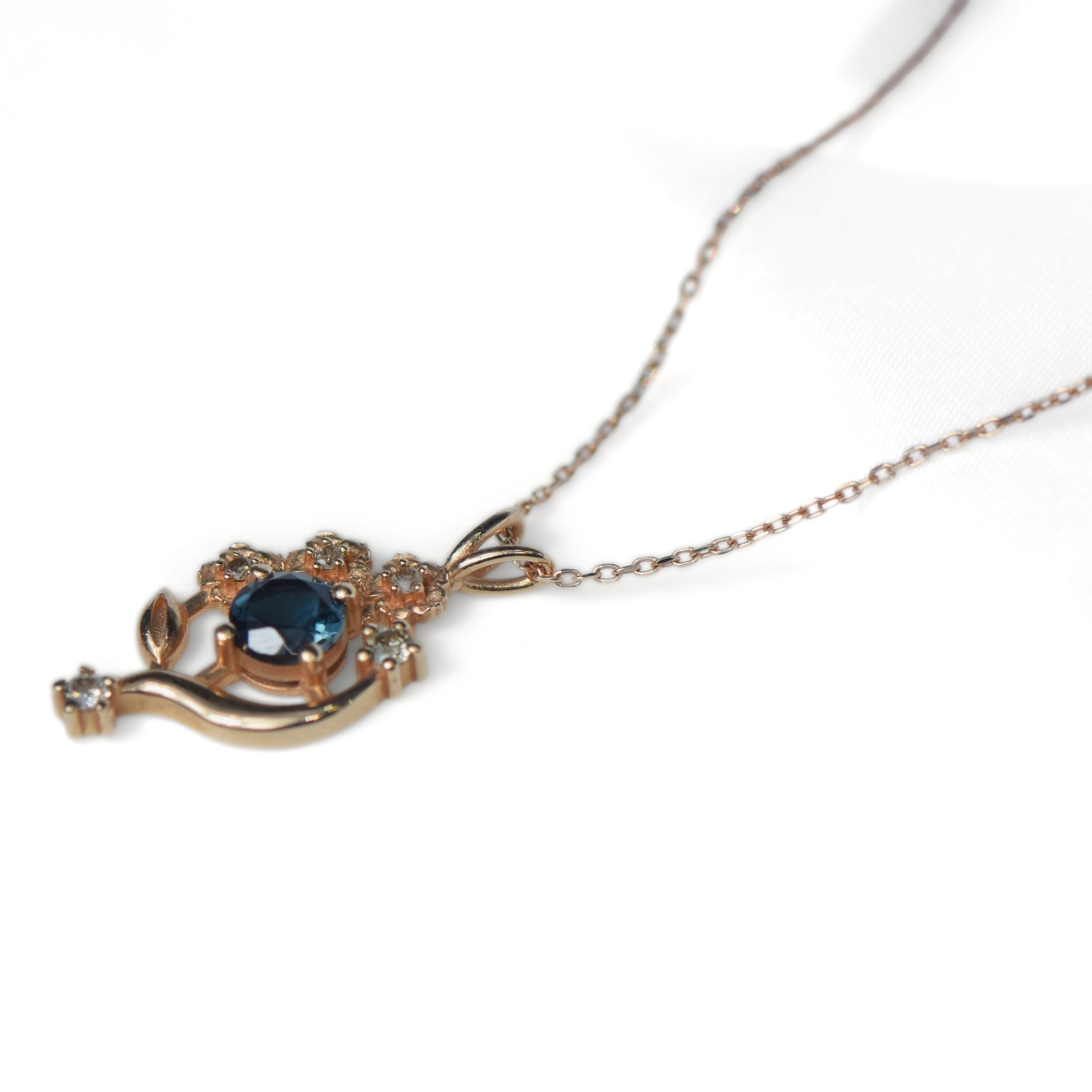 Pırlanta London Blue Topaz Kolye