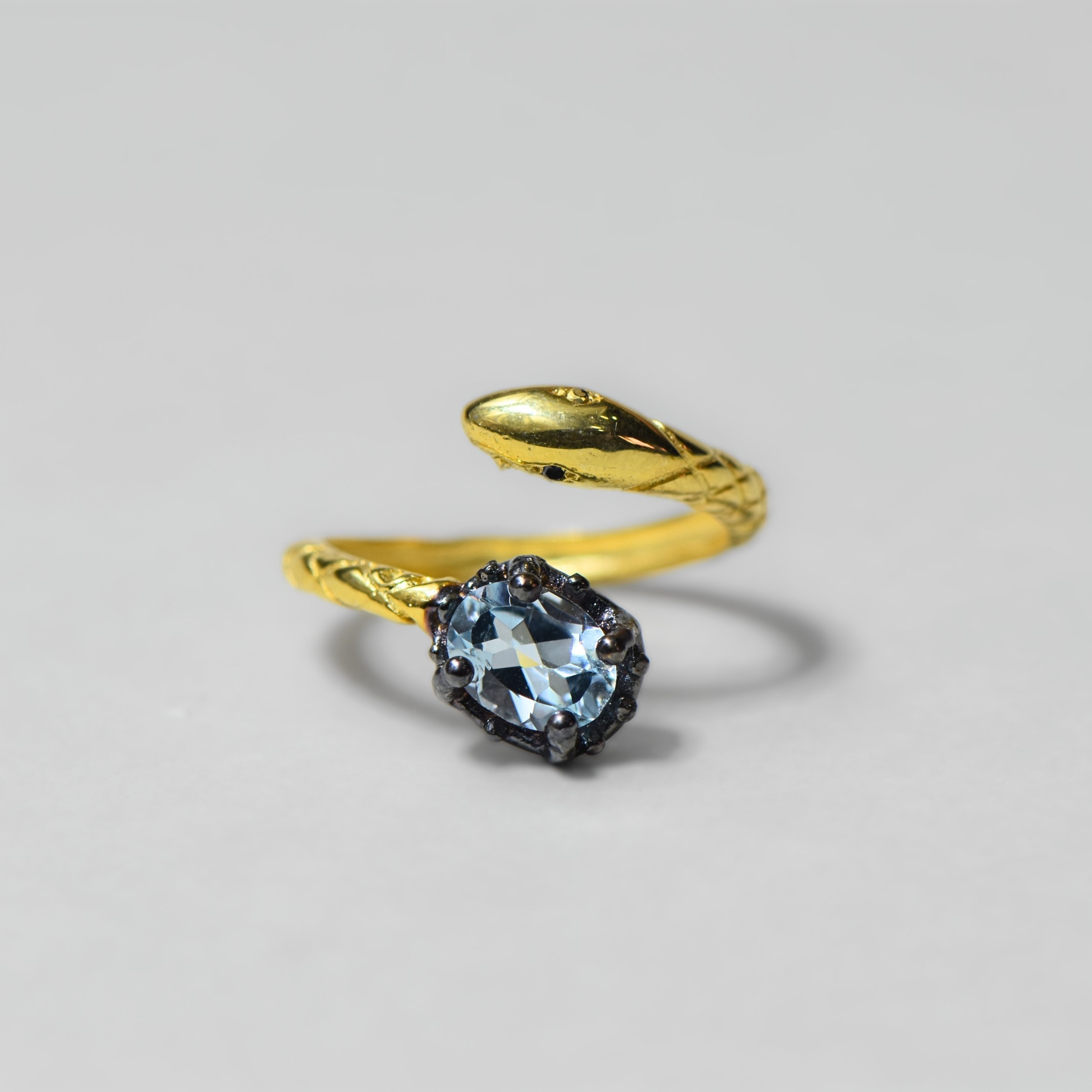 Doğal Swiss Blue Topaz ve Elmas Taşlı Sarı-Siyah Altın Kaplama Ayarlanabilir Gümüş Yüzük