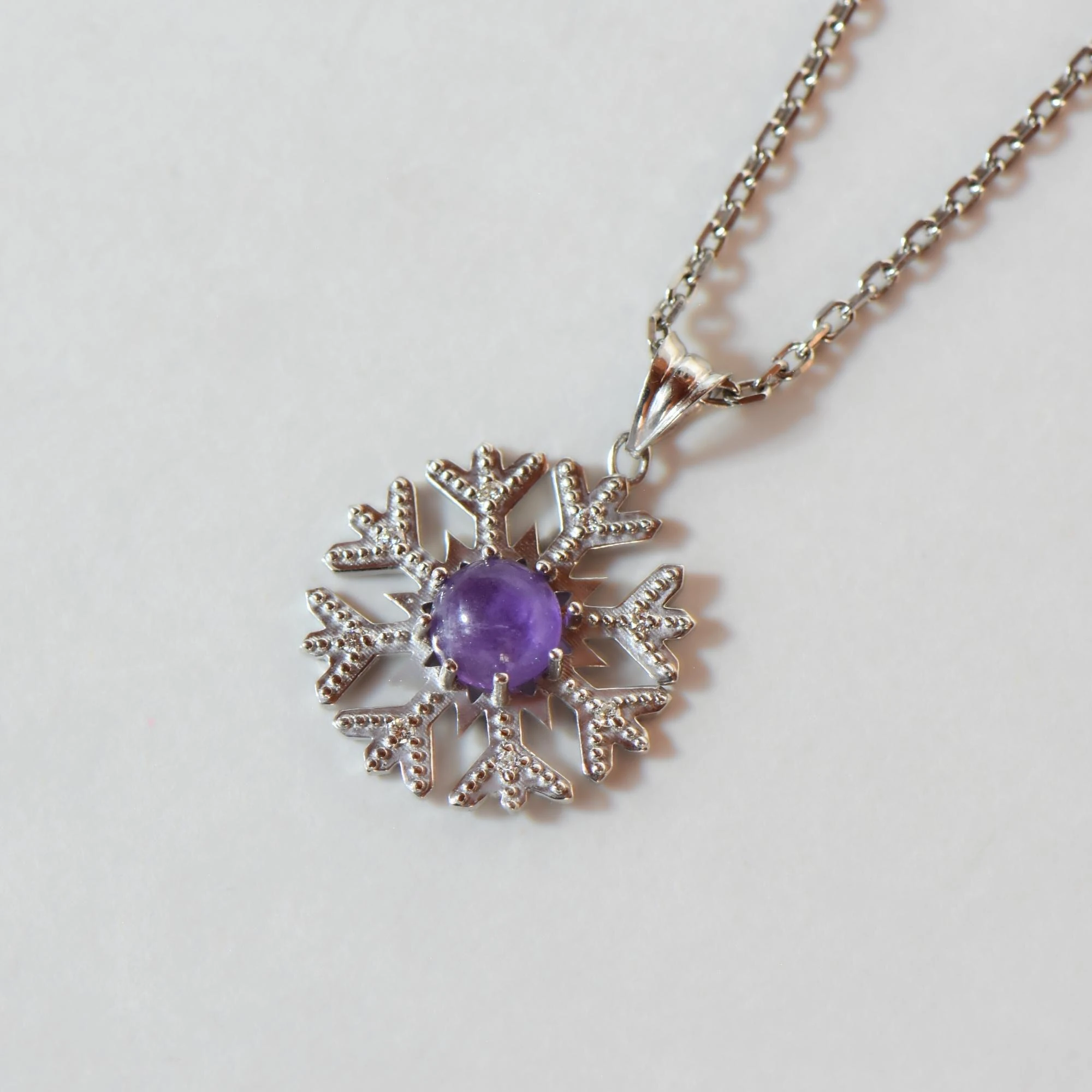 Doğal Ametist Taşlı Kar Tanesi Formlu 45 cm Gümüş Kolye