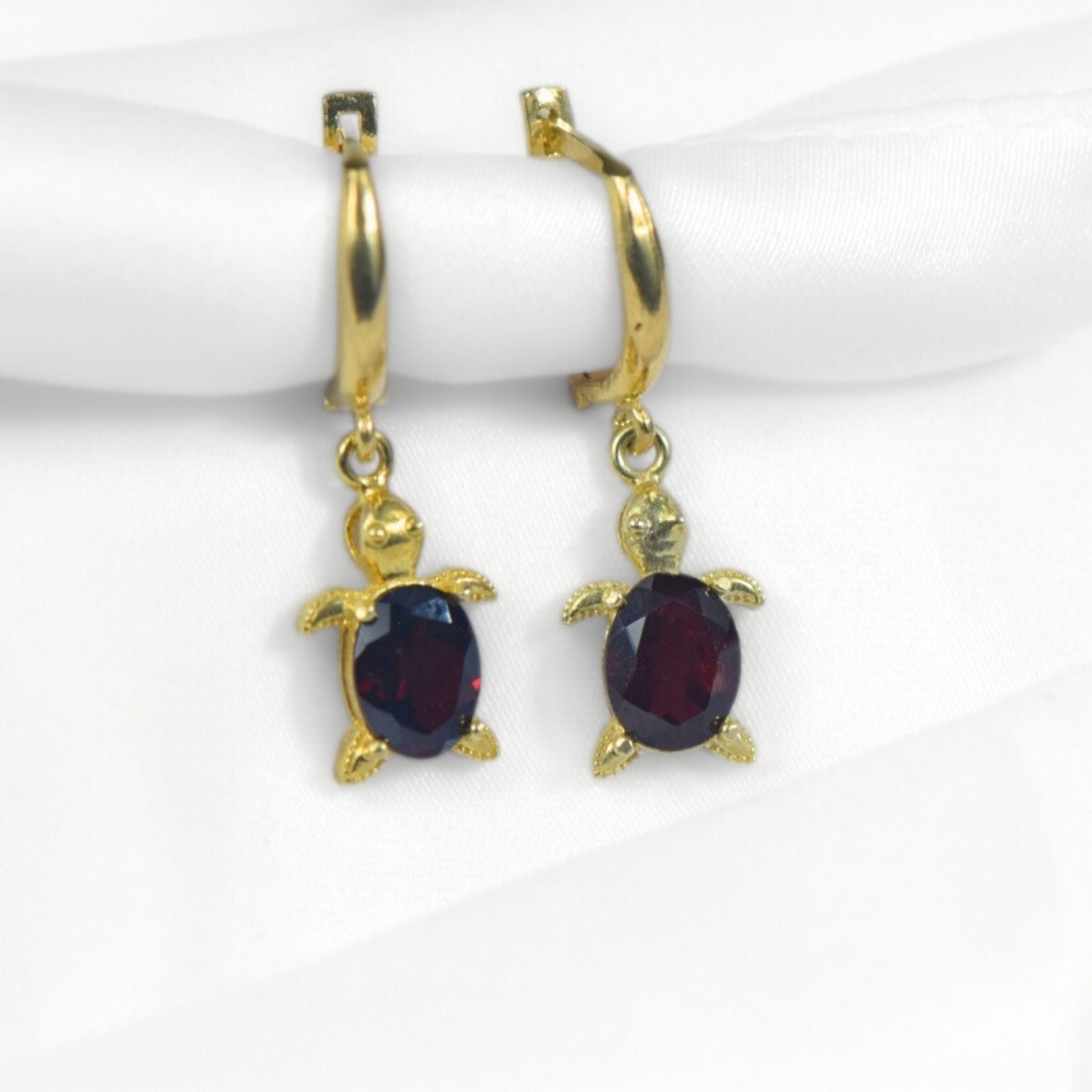 Doğal Garnet Taşlı Sarı Altın Kaplama Gümüş Küpe 