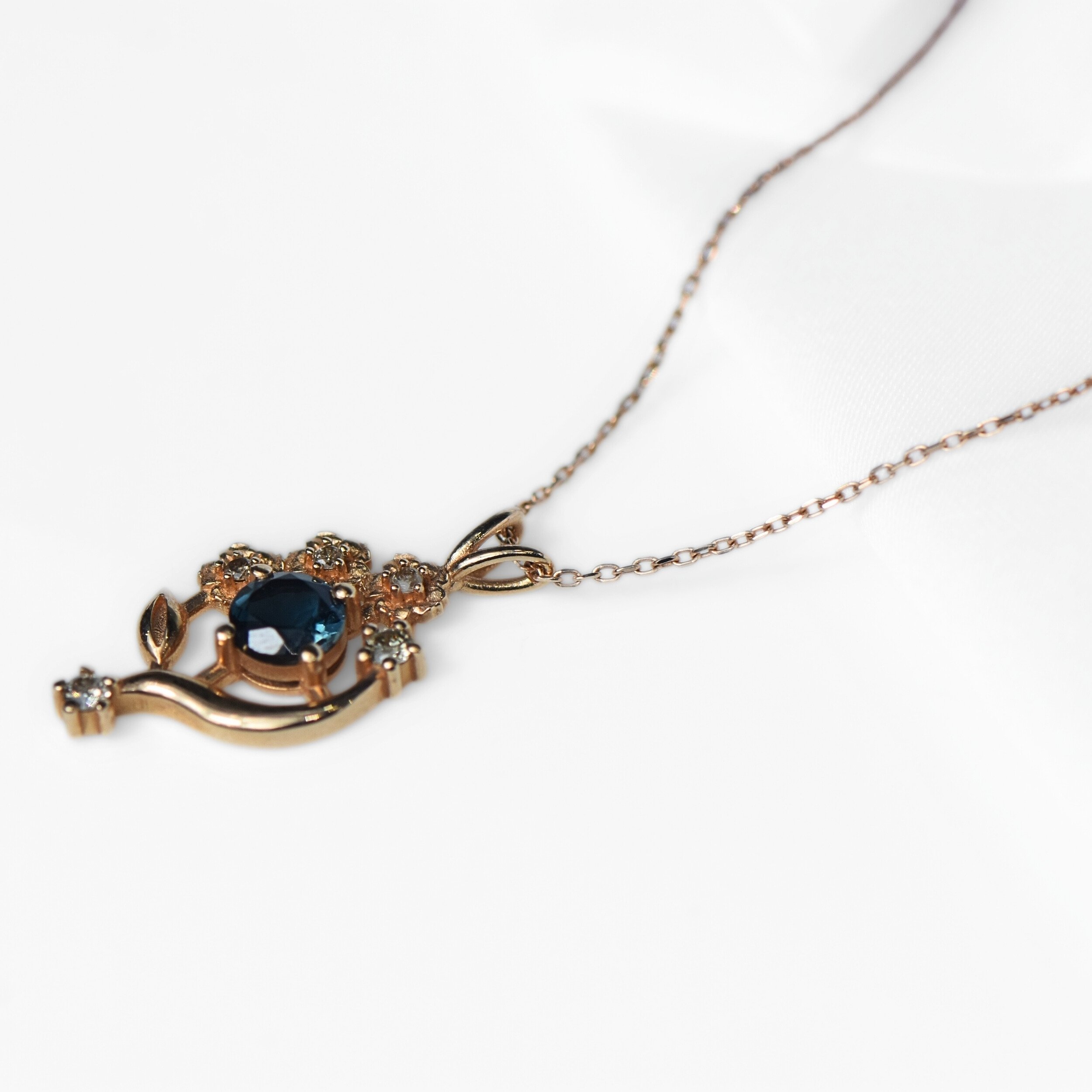 Pırlanta London Blue Topaz Kolye