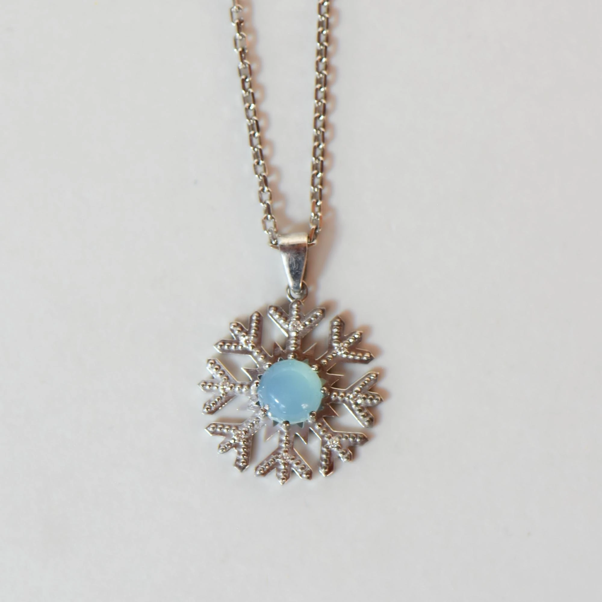 Doğal Mavi Kalsedon Taşlı Kar Tanesi Formlu 45 cm Gümüş Kolye