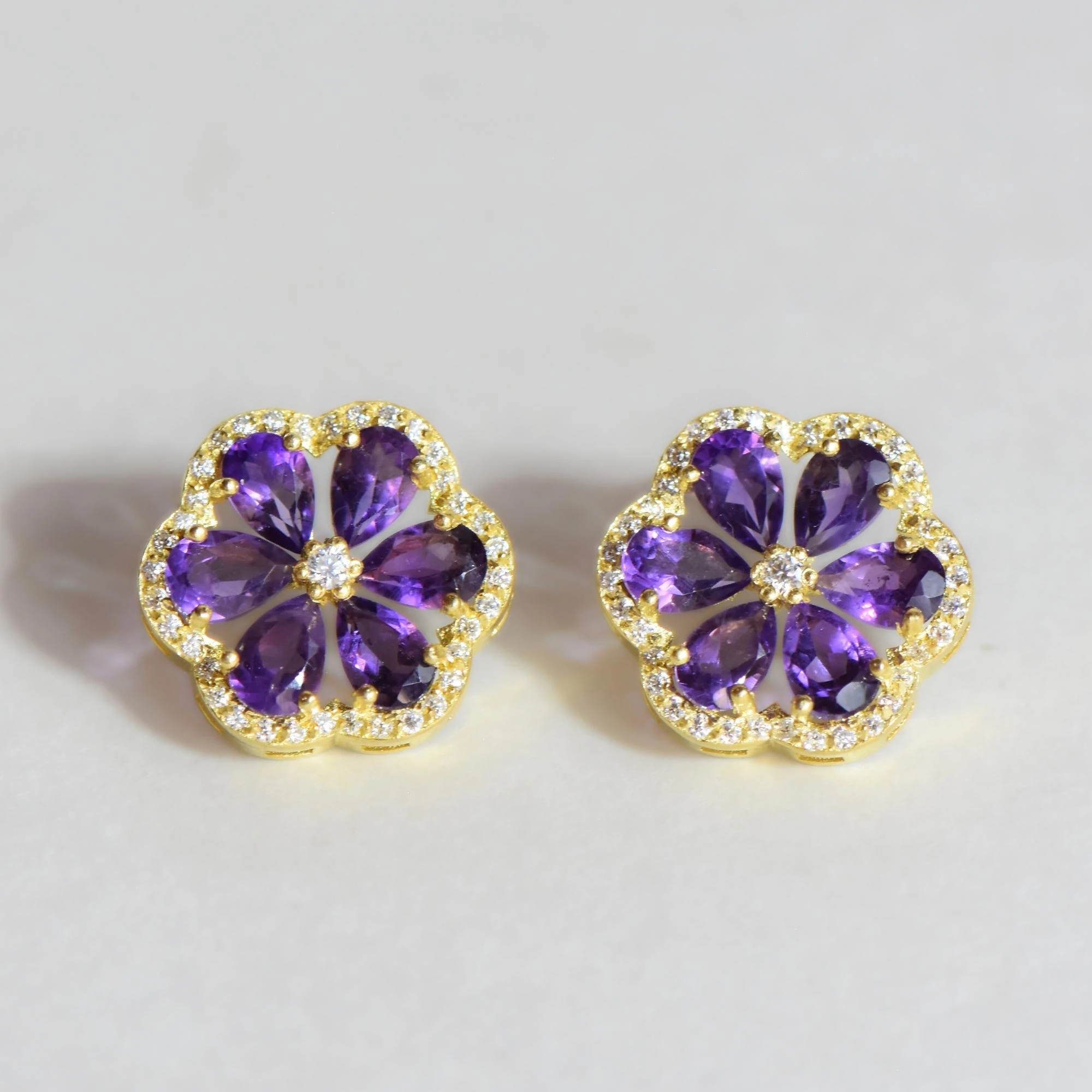 Doğal Mozanit ve Ametist Taşlı Çiçek Formlu Gümüş Küpe