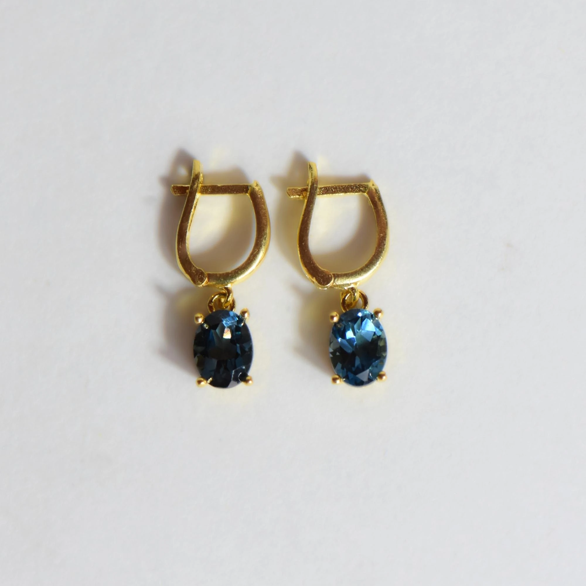 Doğal London Blue Topaz Taşlı Gümüş Küpe