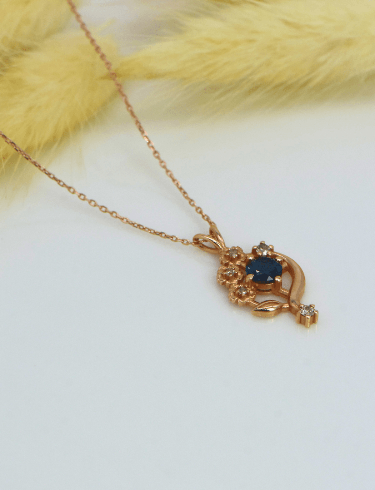 Pırlanta London Blue Topaz Kolye