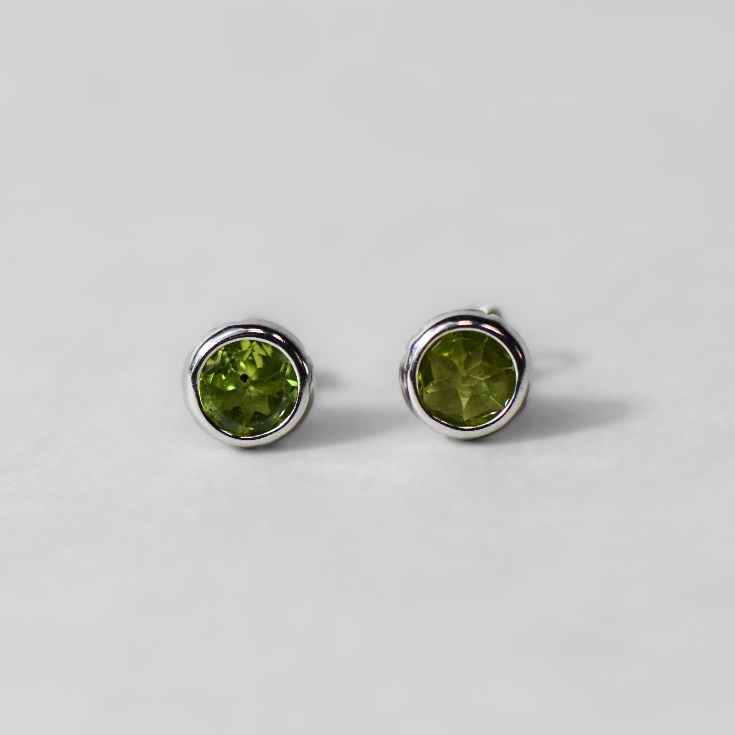 Doğal Peridot Taşlı Gümüş Küpe 