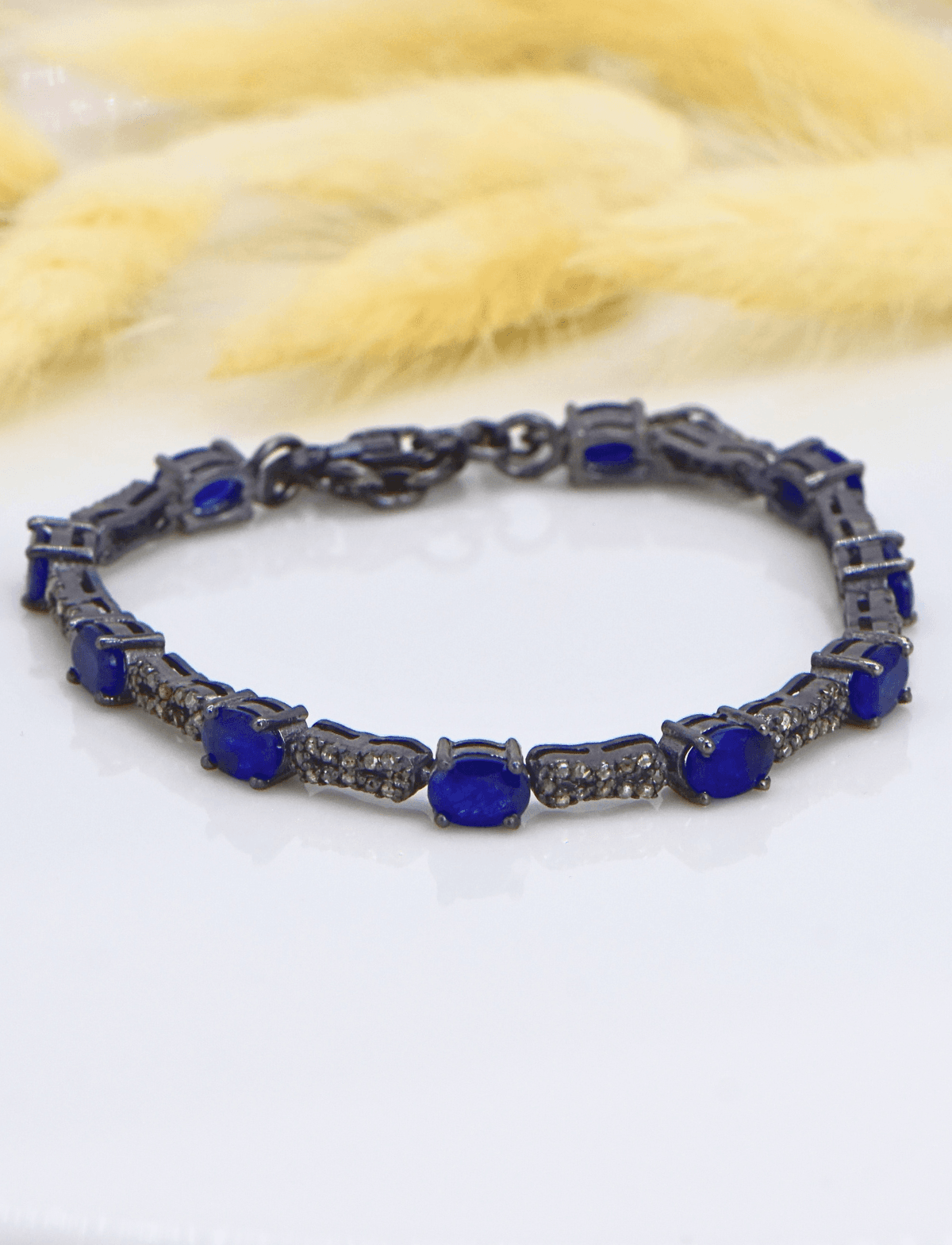 Doğal Oval Safir ve Elmas Taşlı Gümüş Bileklik