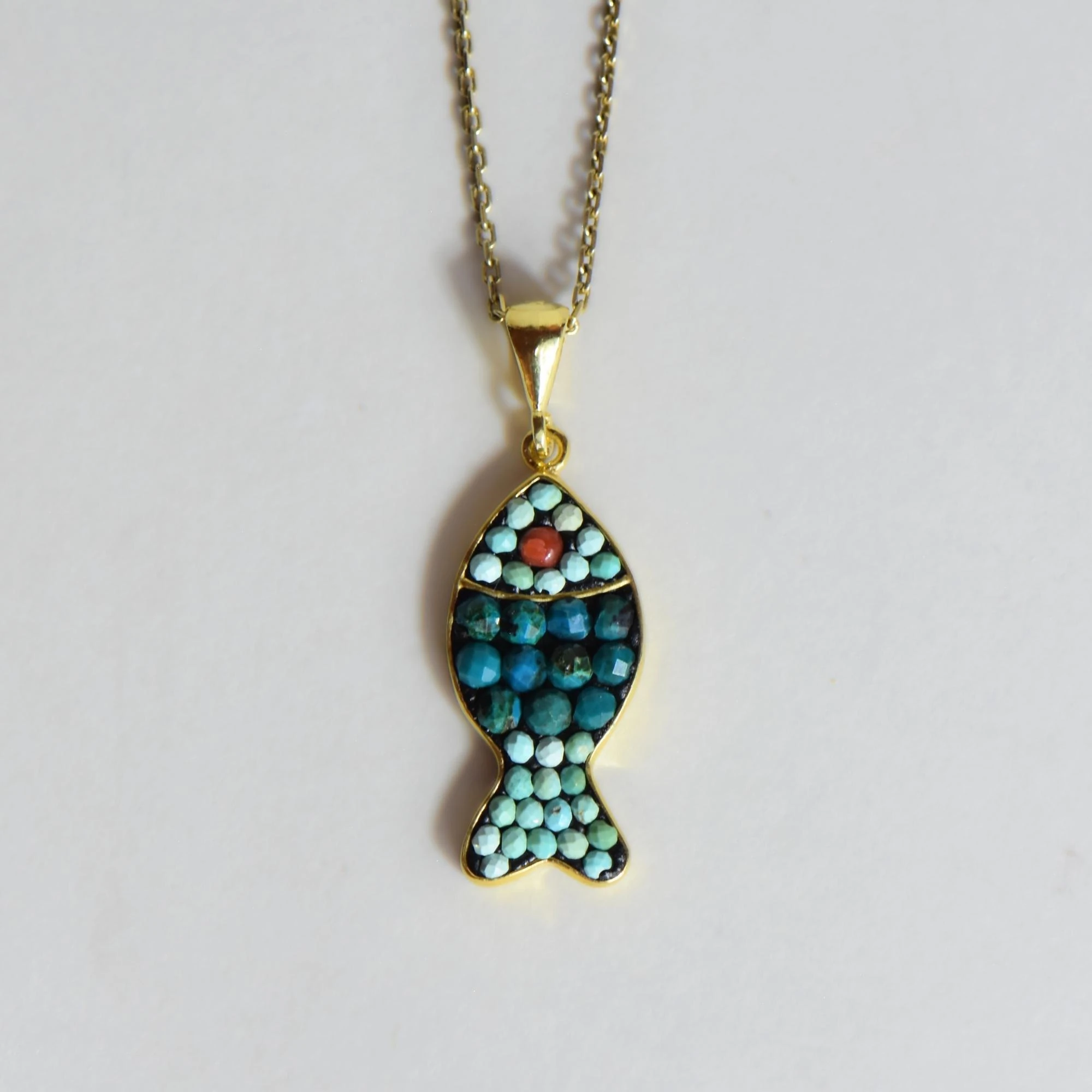 Doğal Turkuaz ve Mercan Taşlı Balık Formlu 45 cm Gümüş Kolye