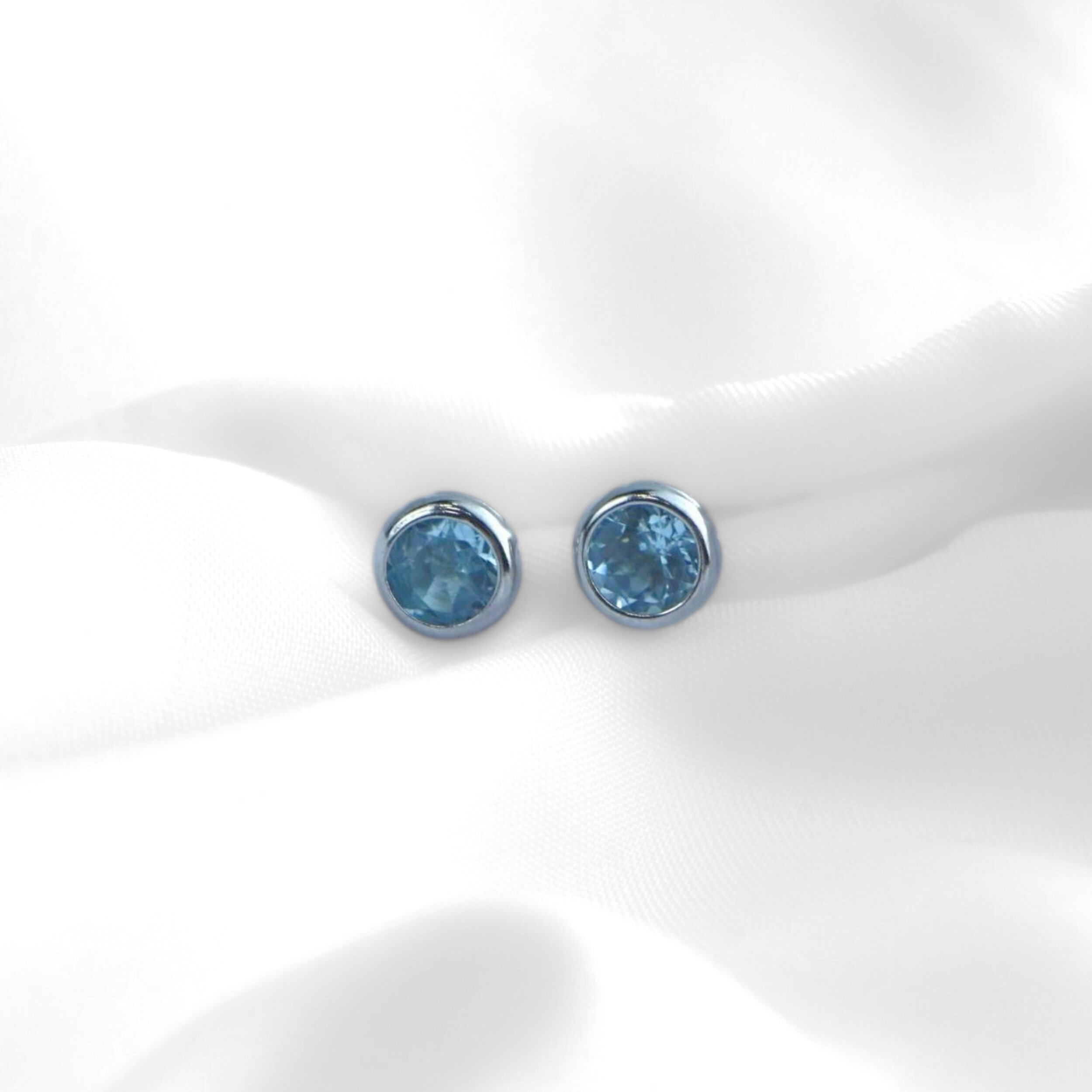 Doğal Sky Blue Topaz Taşlı Beyaz Altın Kaplama Küpe