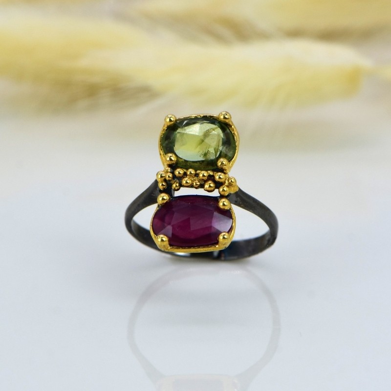 Sarı Siyah Kaplama Peridot ve Ruby Taşlı Yüzük