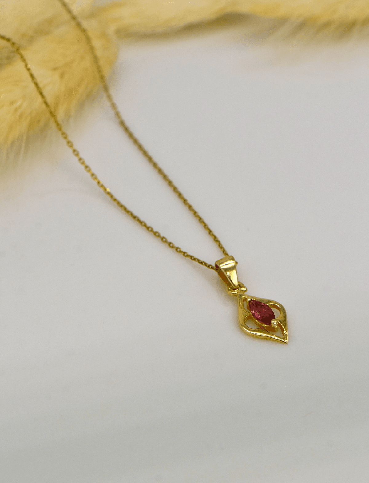 Sarı Altın Kaplama Garnet Taşlı Tasarım Gümüş Kolye 