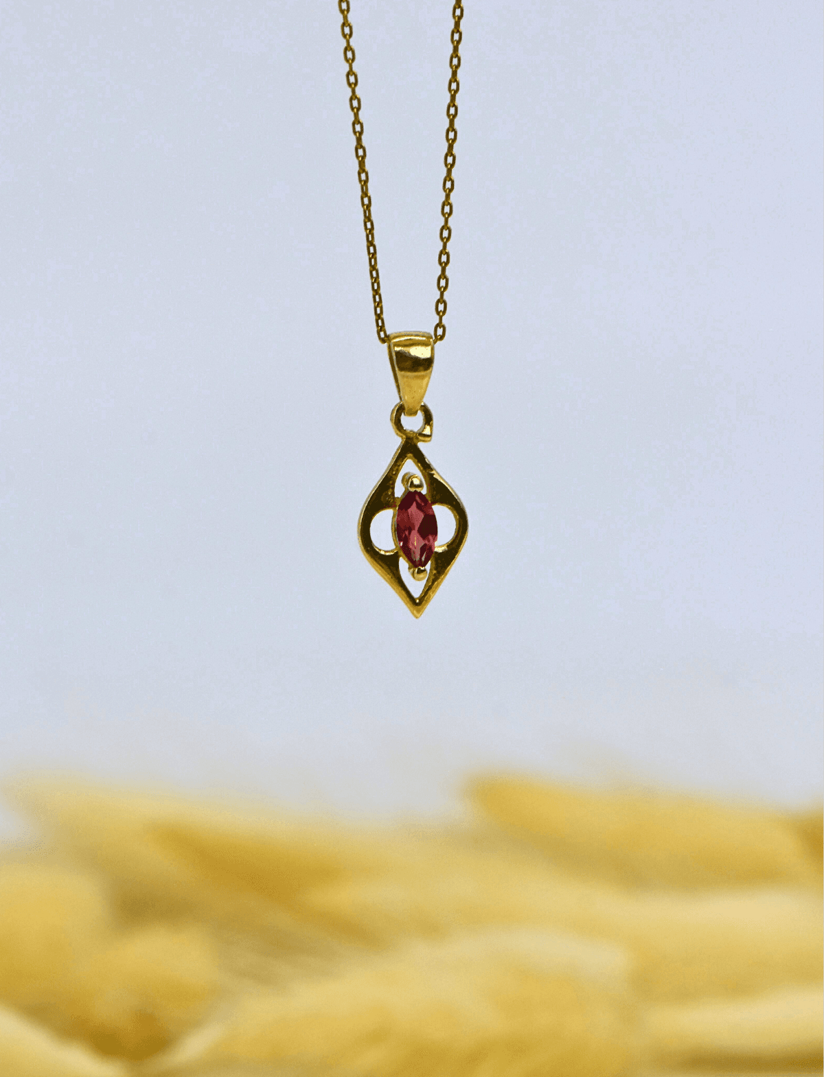 Sarı Altın Kaplama Garnet Taşlı Tasarım Gümüş Kolye 