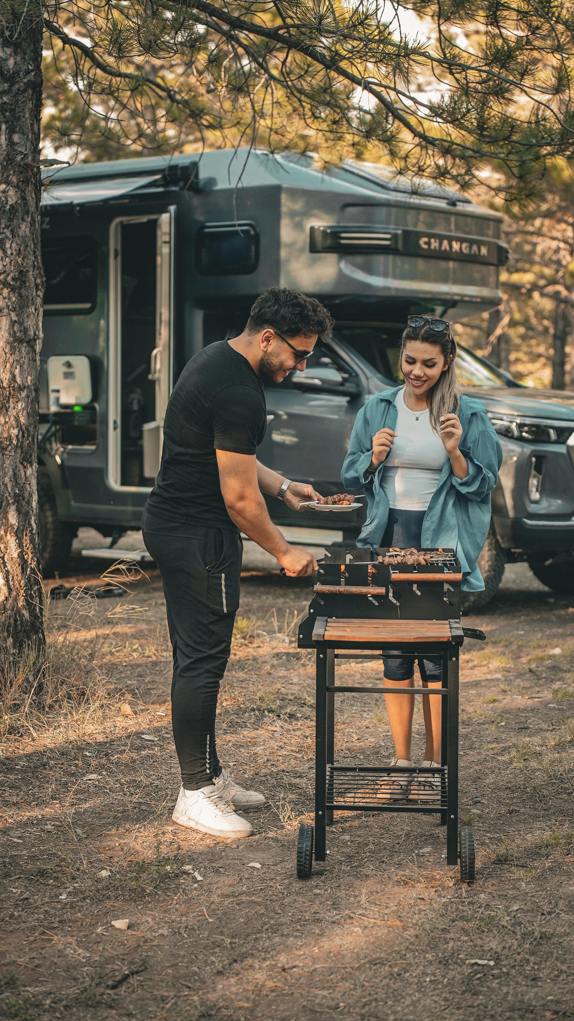 Grilchi: Kompakt Güç, Gerçek Barbekü Keyfi
