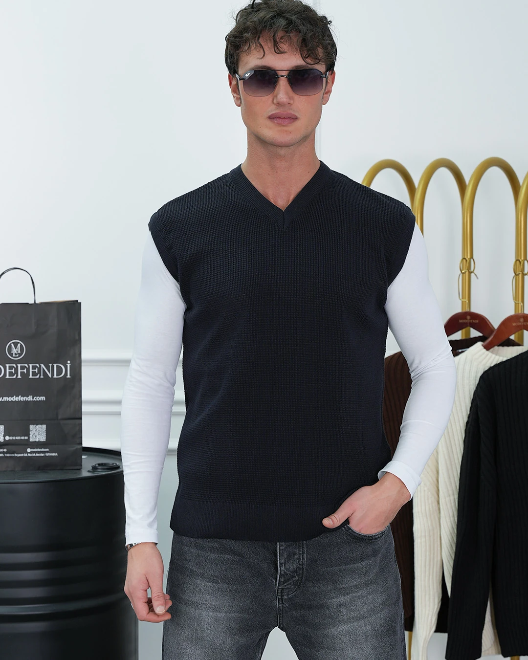 V Yaka Rahat Kalıp Triko Süveter