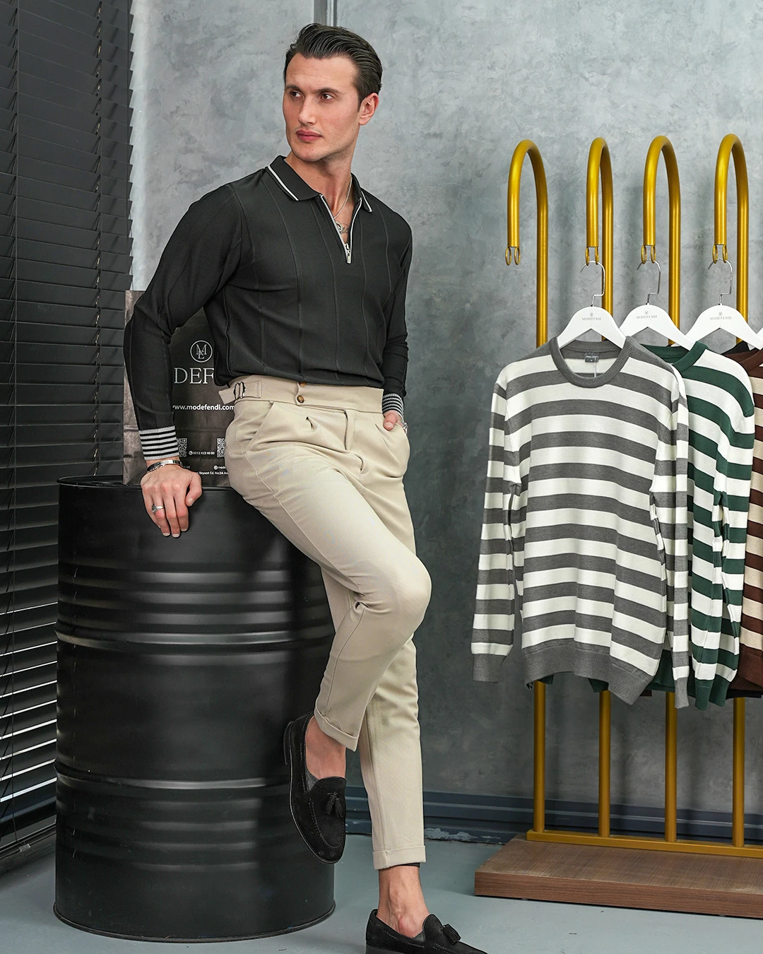 Pamuk Likra Slim Fit Bilek ve Yaka Çizgi Detaylı Yaka Fermuarlı Triko Kazak