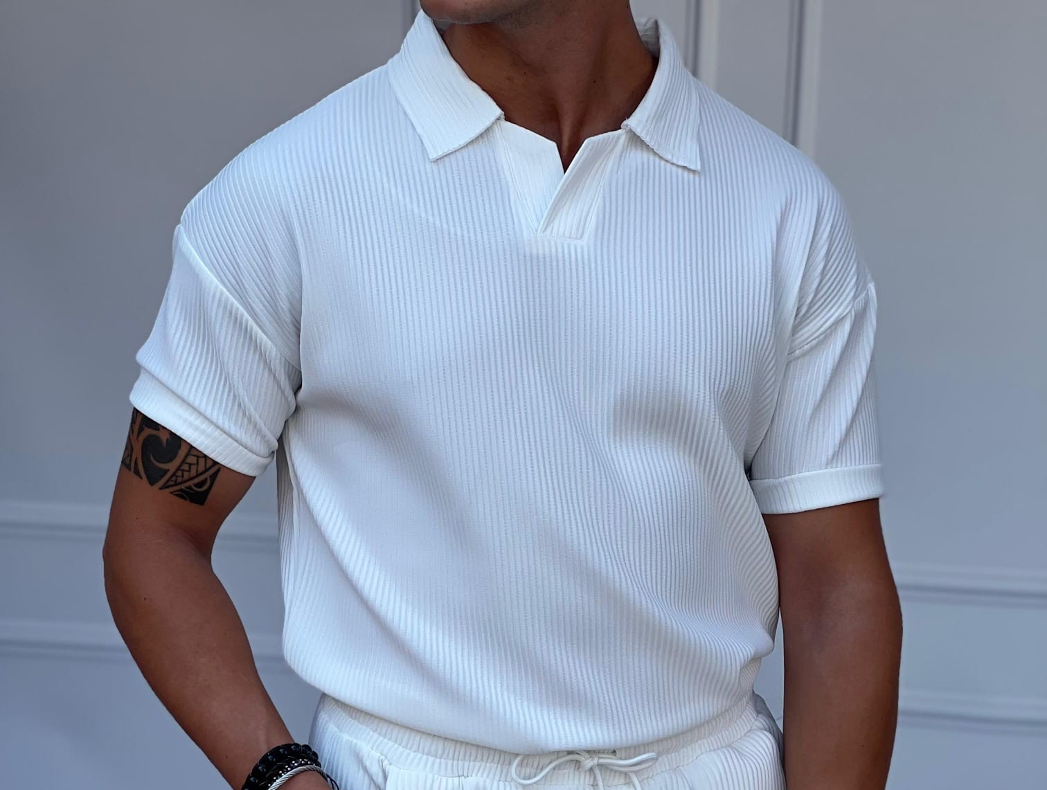 Fitil Desen Kesik Yaka Oversıze T-shirt  - Beyaz