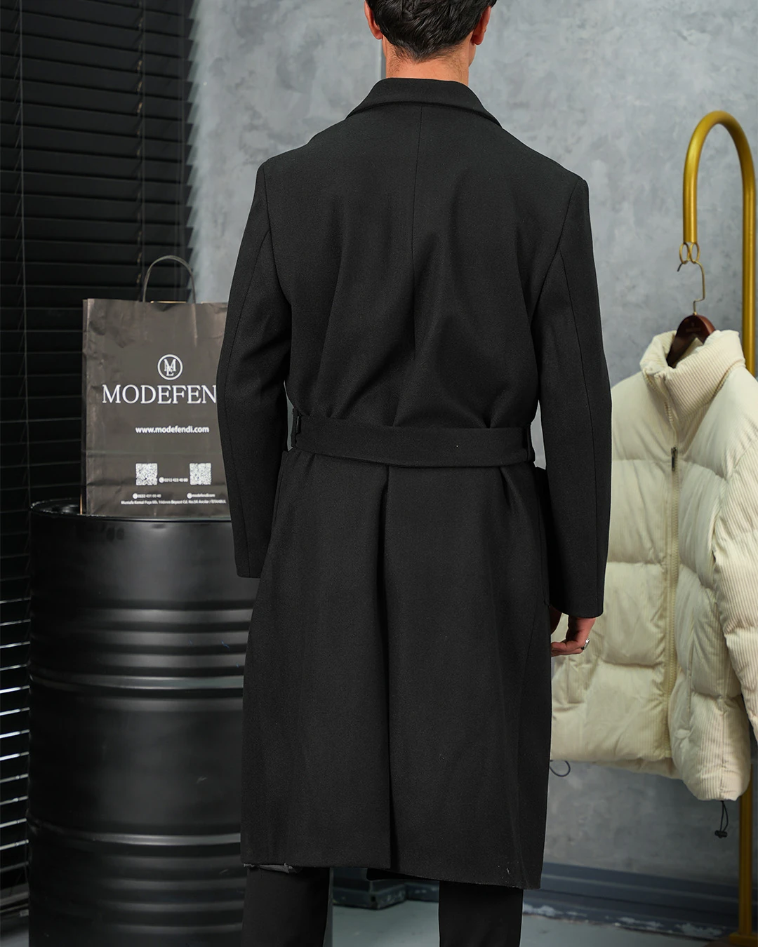 Yüksek Kalite Oversize Kesim Kemer Detaylı Kaban - Siyah